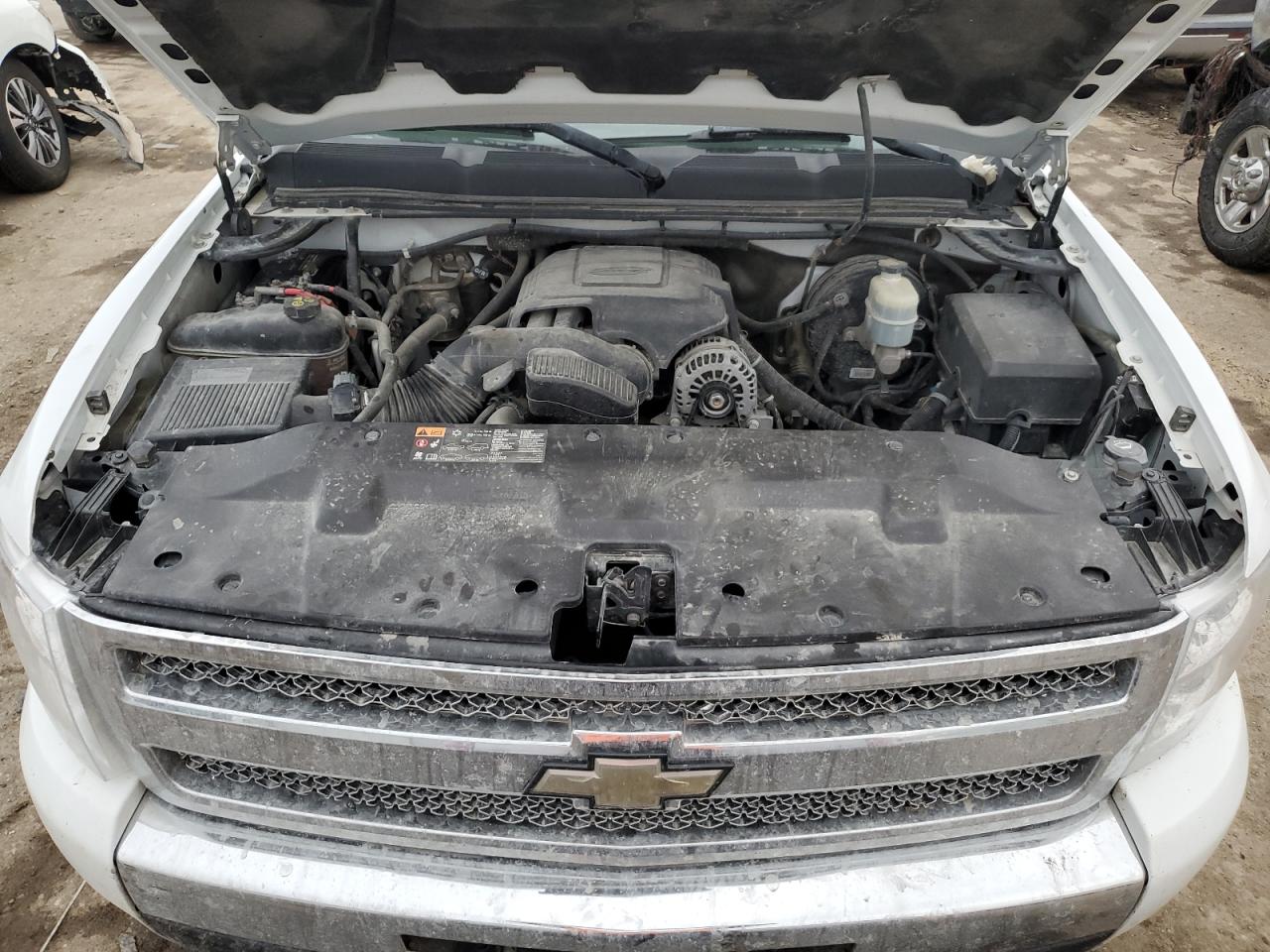 2011 Chevrolet Silverado - Image 11