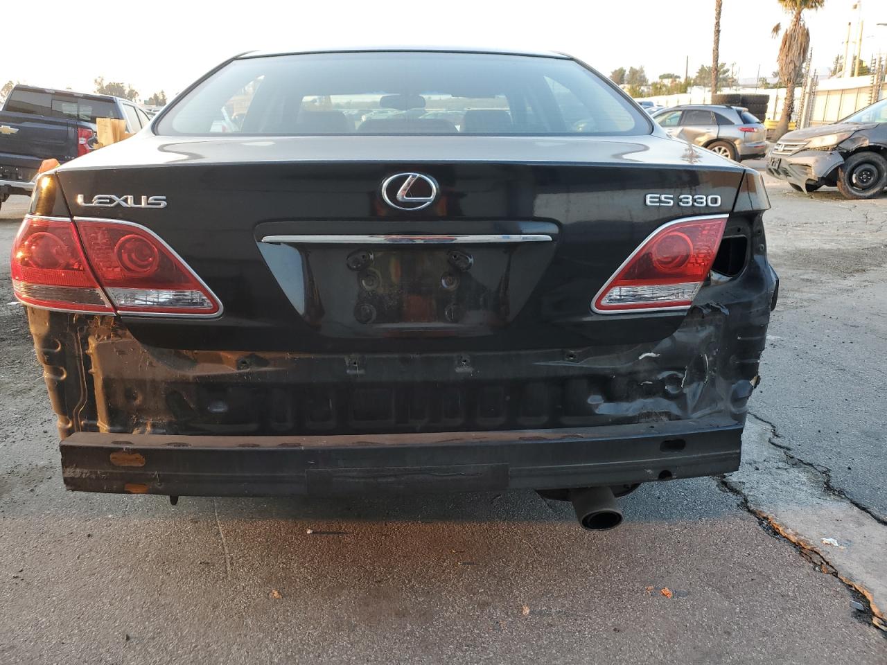 2005 Lexus ES - Image 6