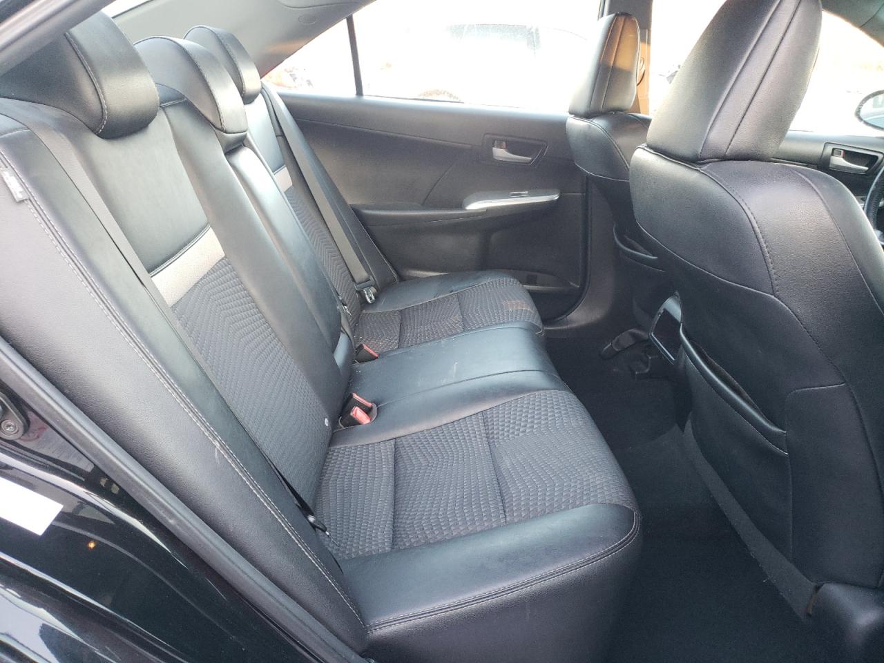 2014 Toyota Camry - Image 11