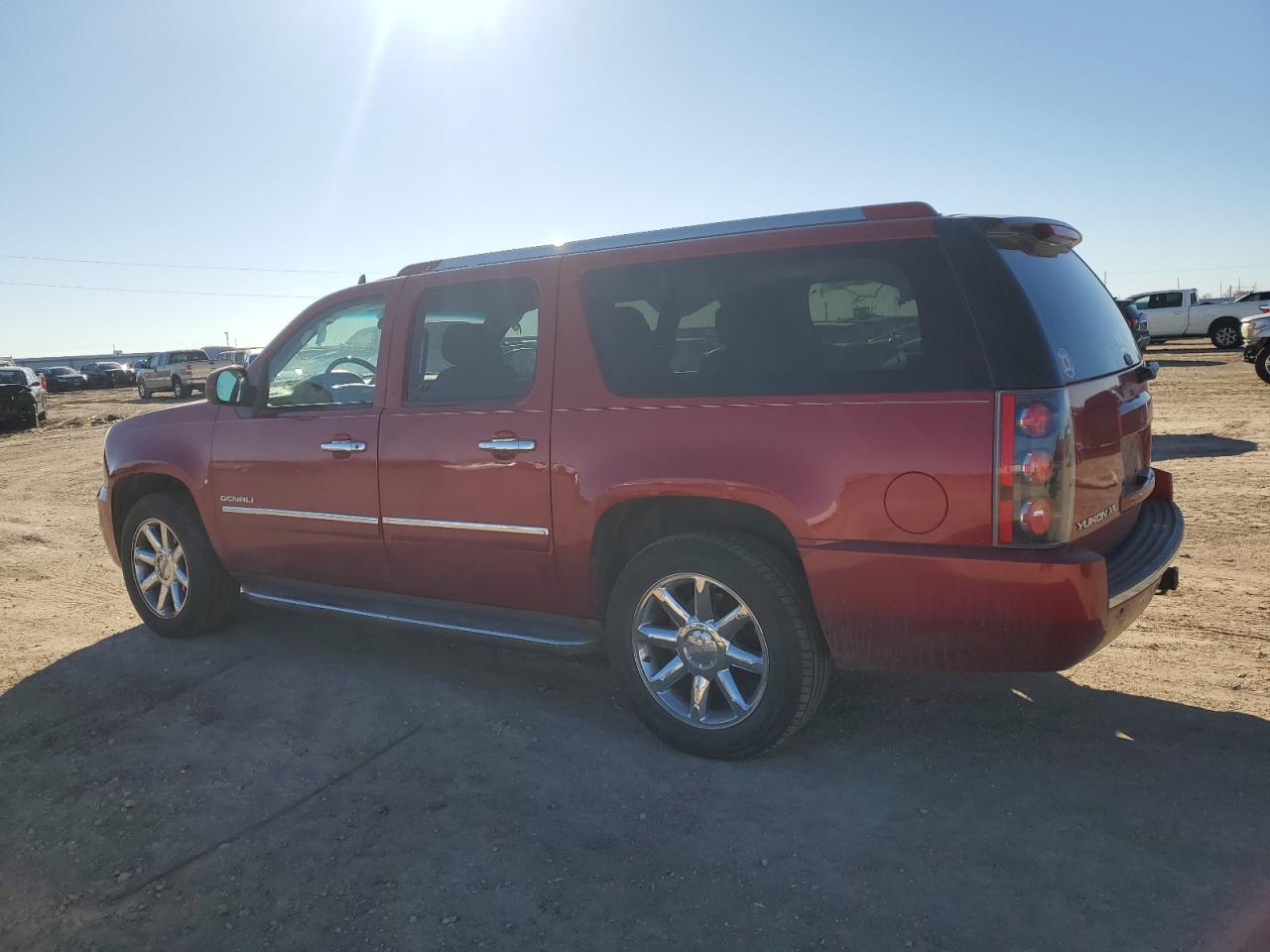 2013 GMC Yukon - Image 2