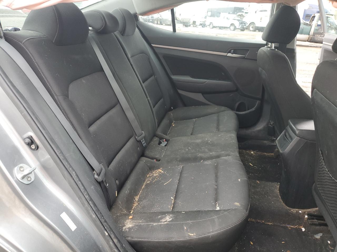 2018 Hyundai Elantra - Image 10