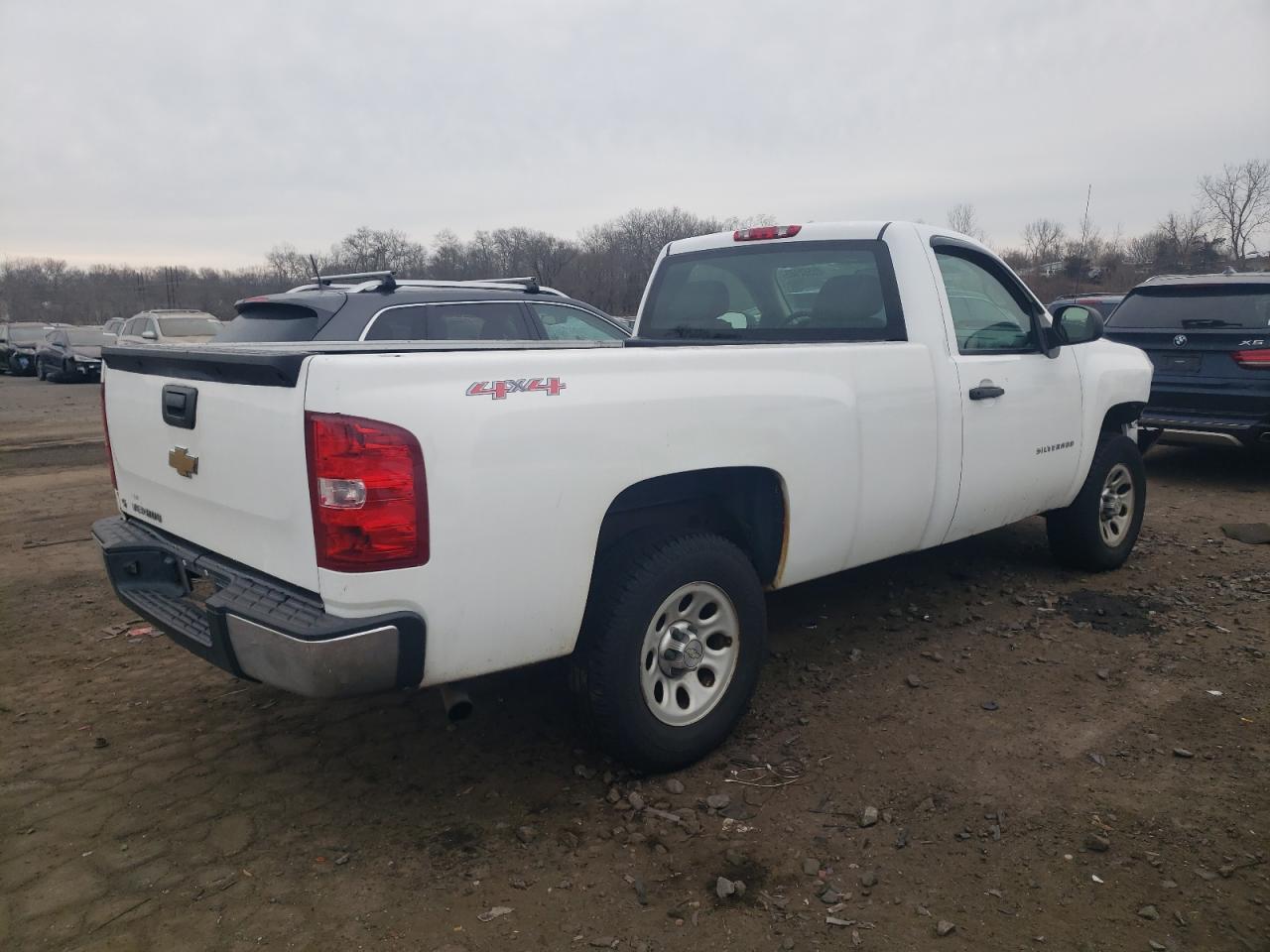 2011 Chevrolet Silverado - Image 3