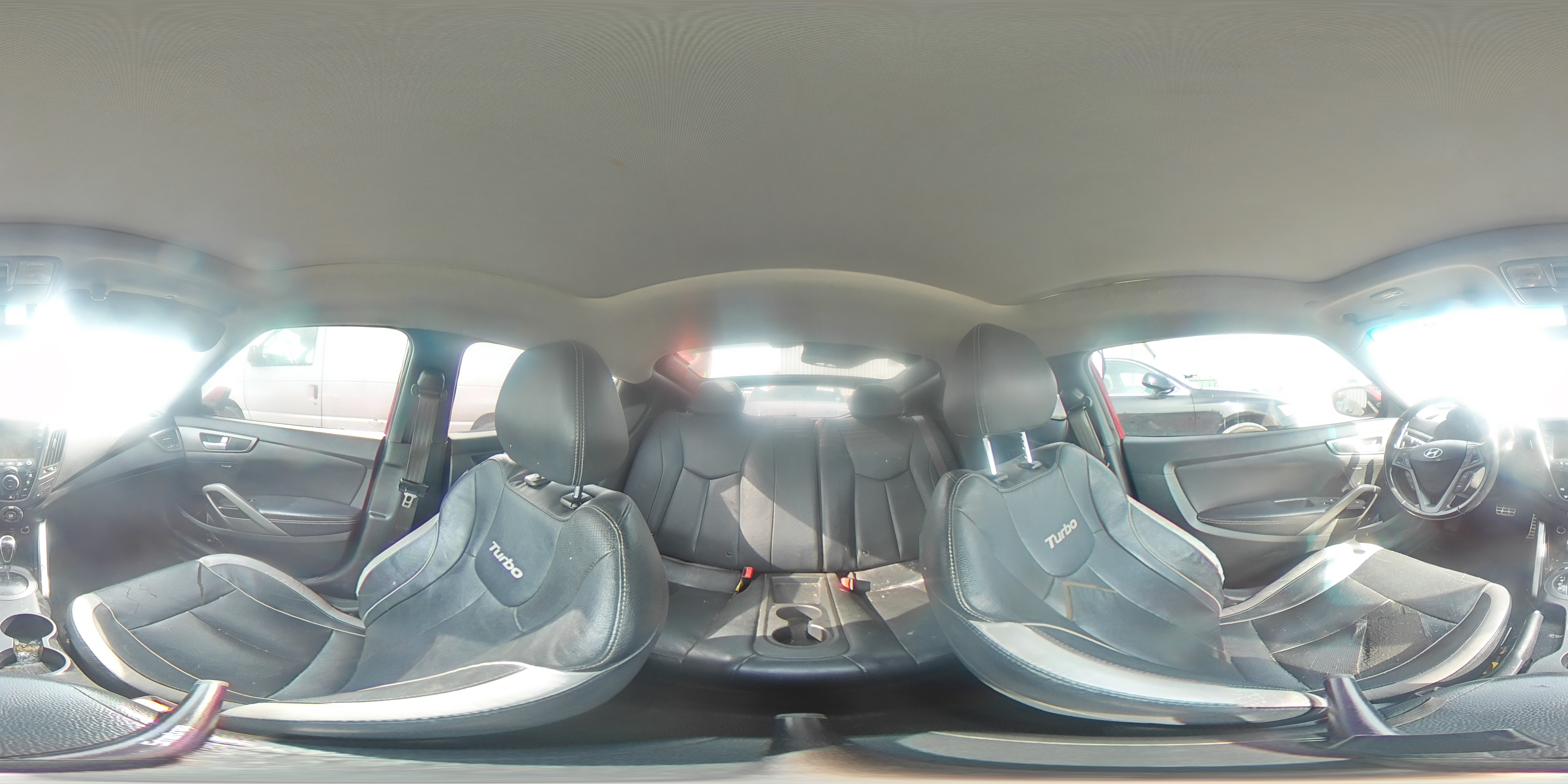 2015 Hyundai Veloster - Image 15