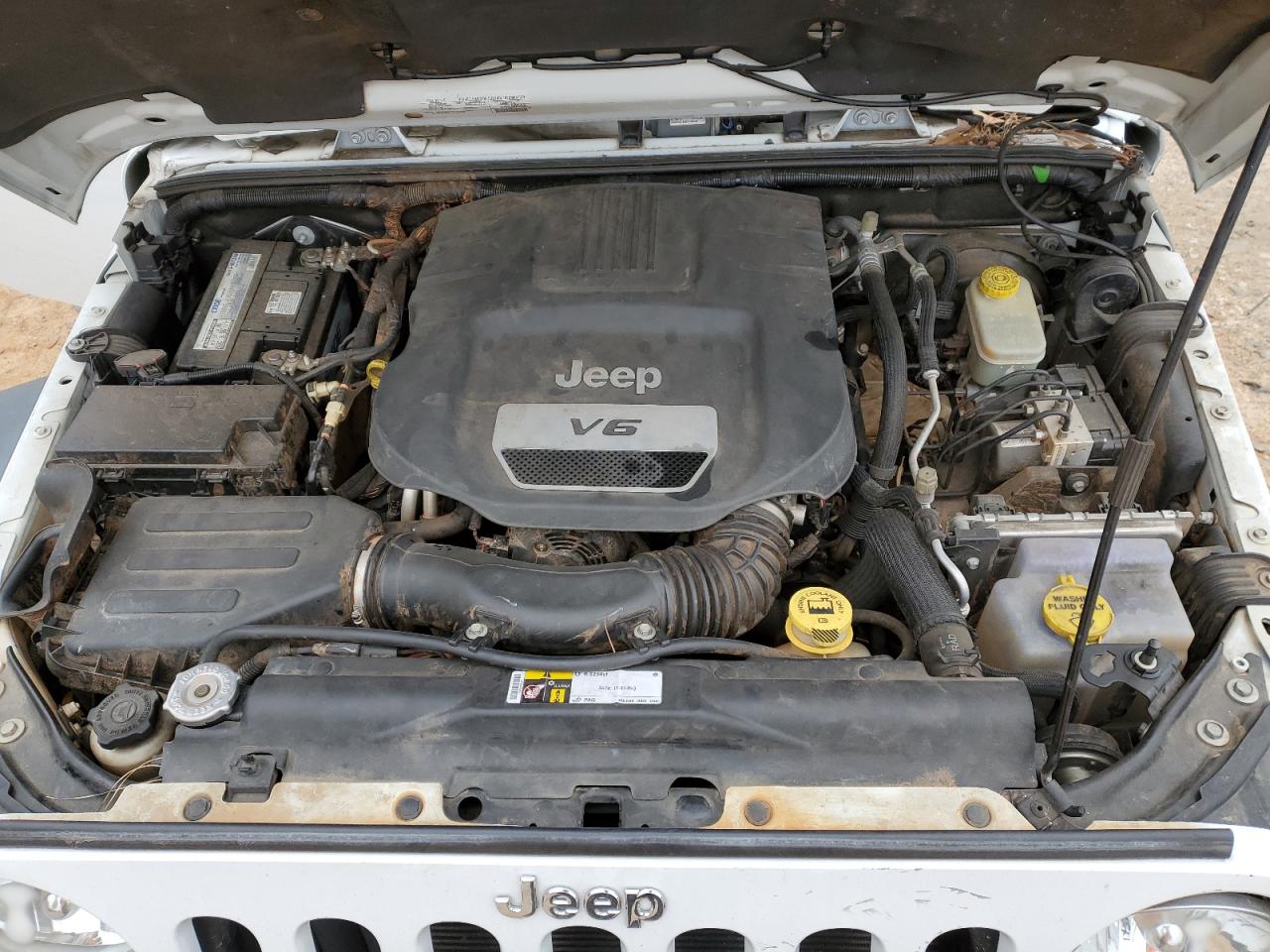 2016 Jeep Wrangler - Image 13