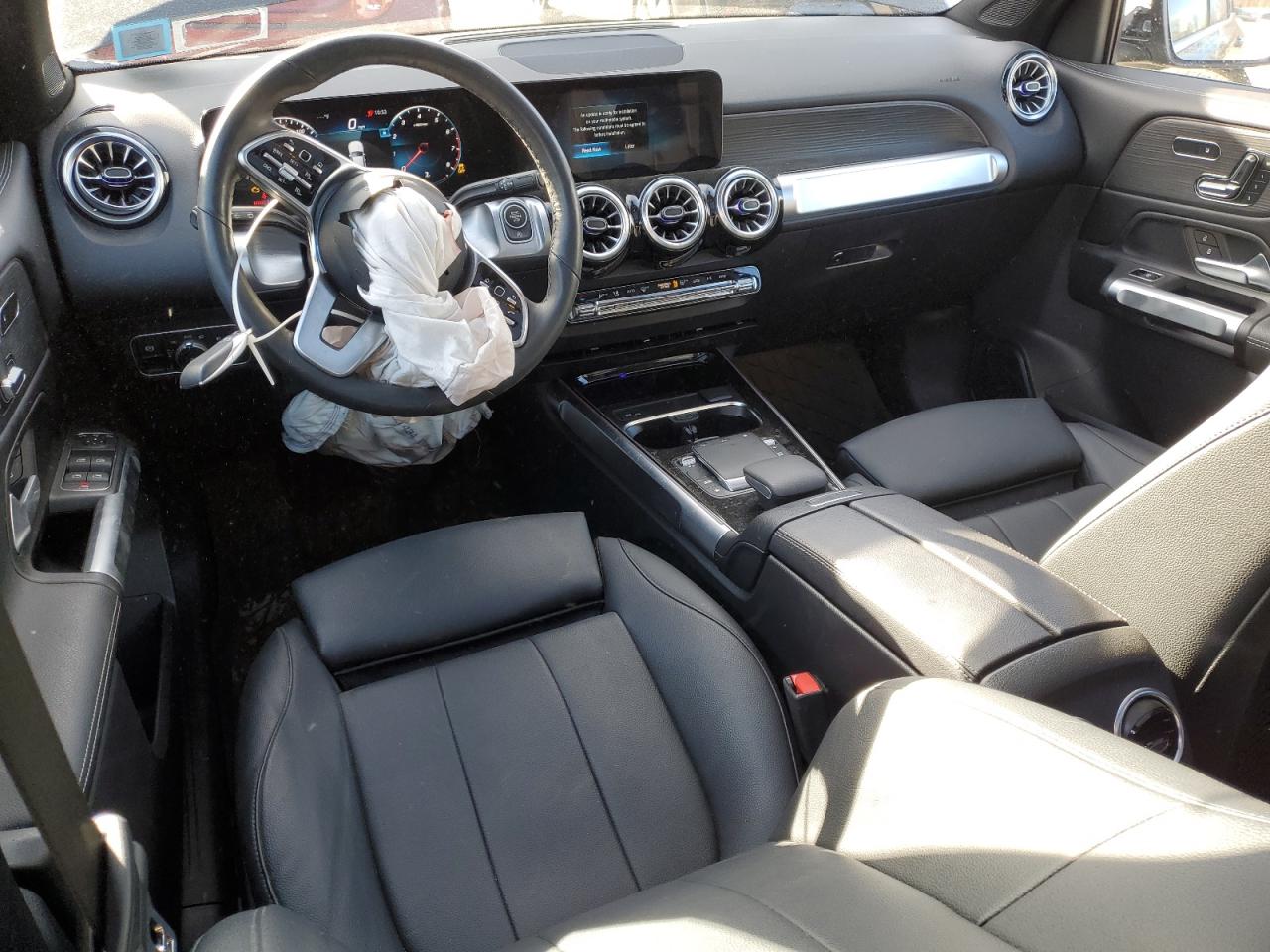 2023 Mercedes-Benz GLB - Image 8