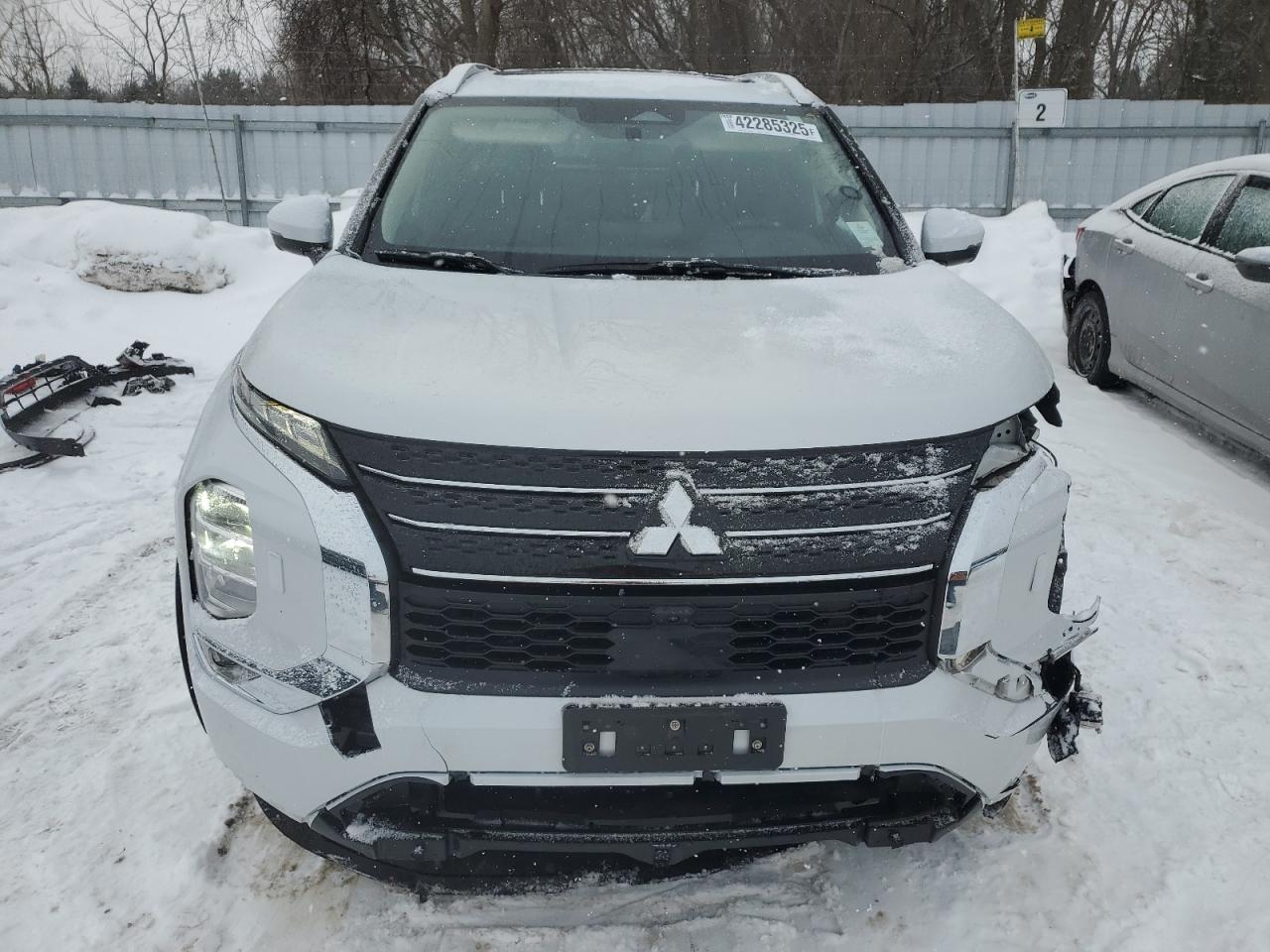 2024 Mitsubishi Outlander - Image 5