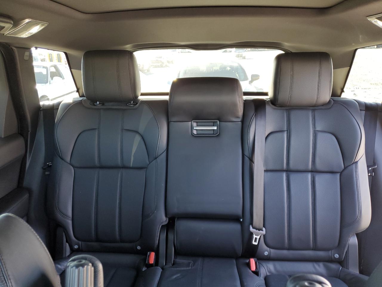2017 Land Rover Range Rover - Image 10