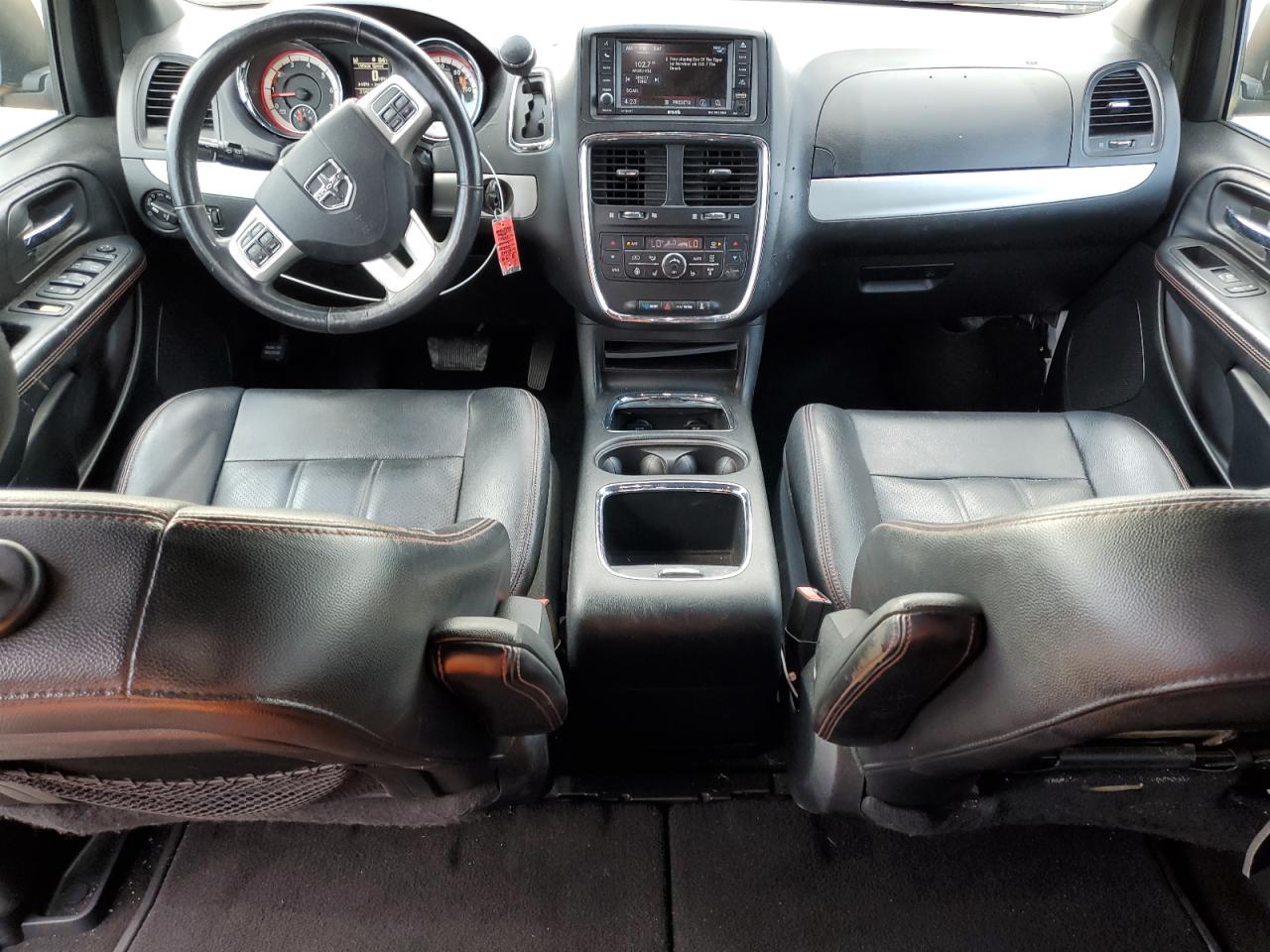 2017 Dodge Caravan - Image 8