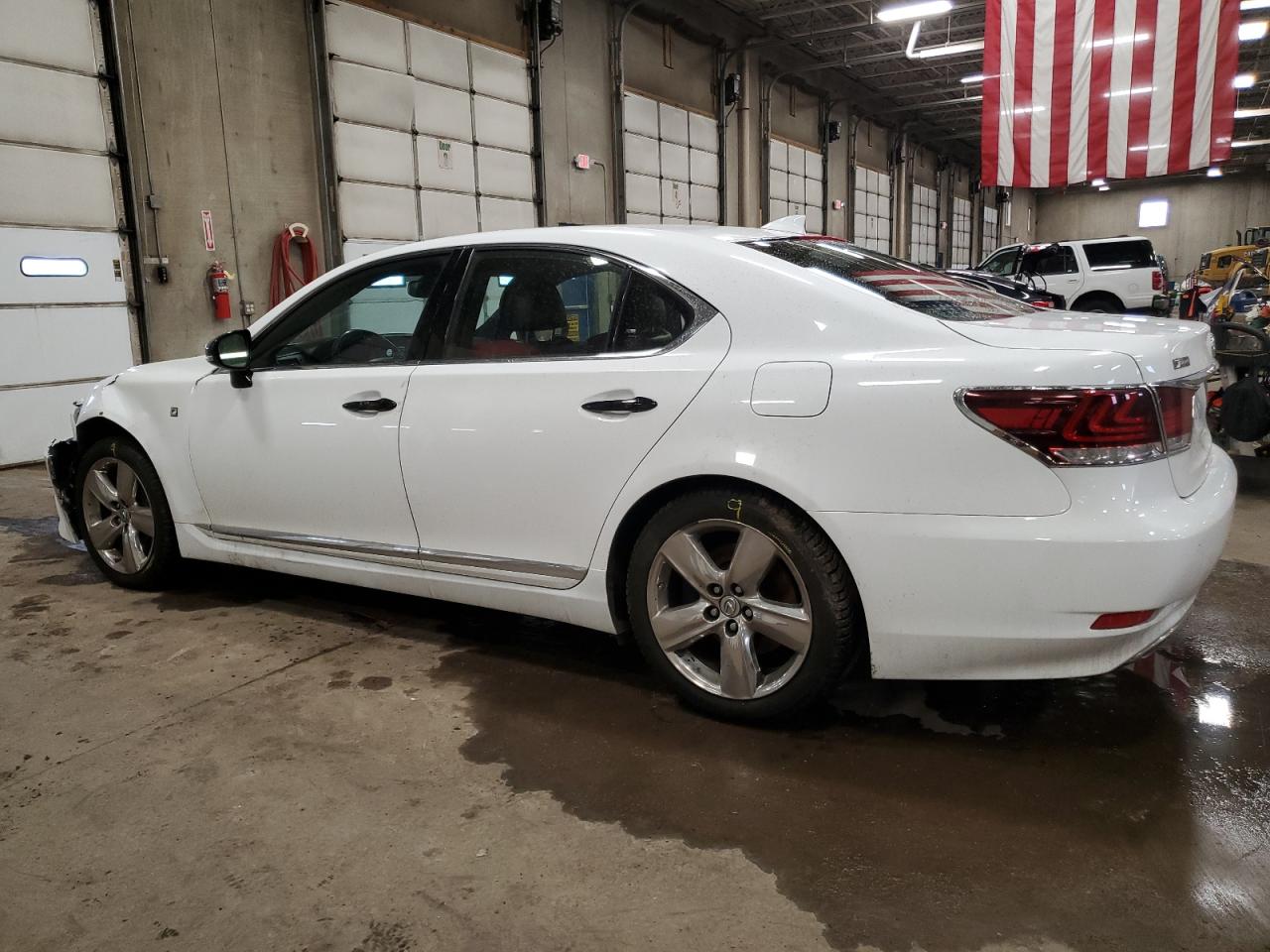 2015 Lexus LS - Image 2