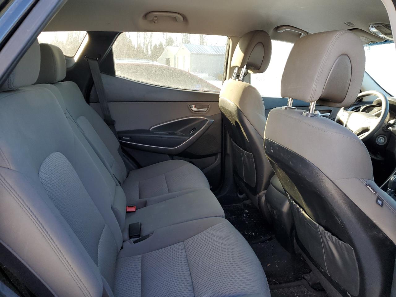 2016 Hyundai Santa Fe - Image 11