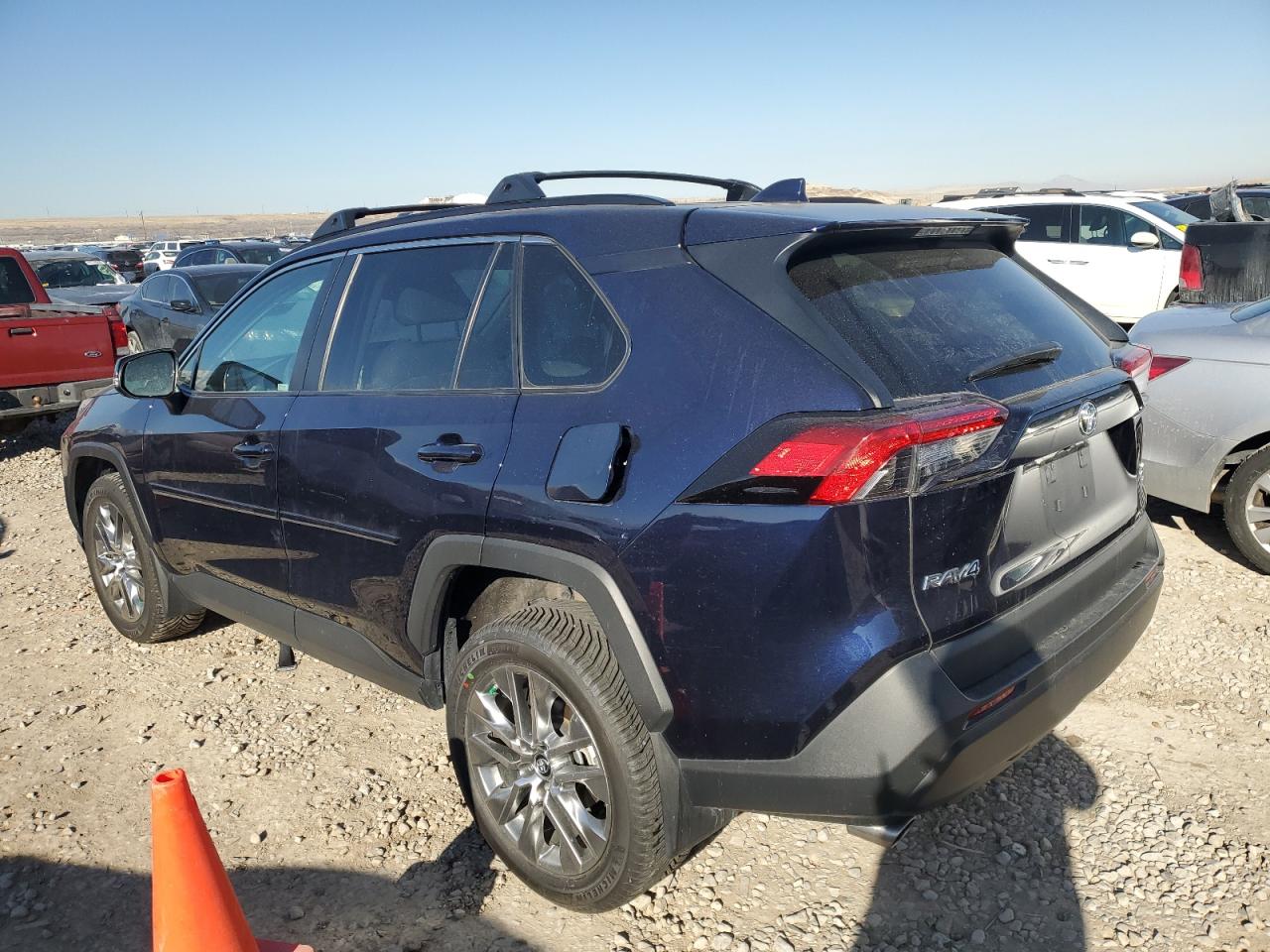 2019 Toyota RAV 4 - Image 2