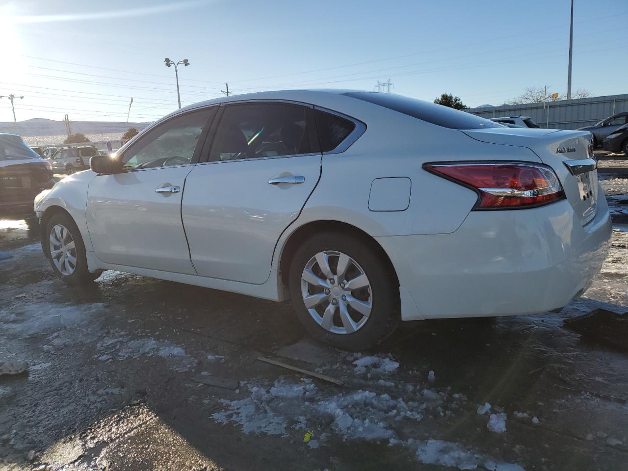 2015 Nissan Altima - Image 2