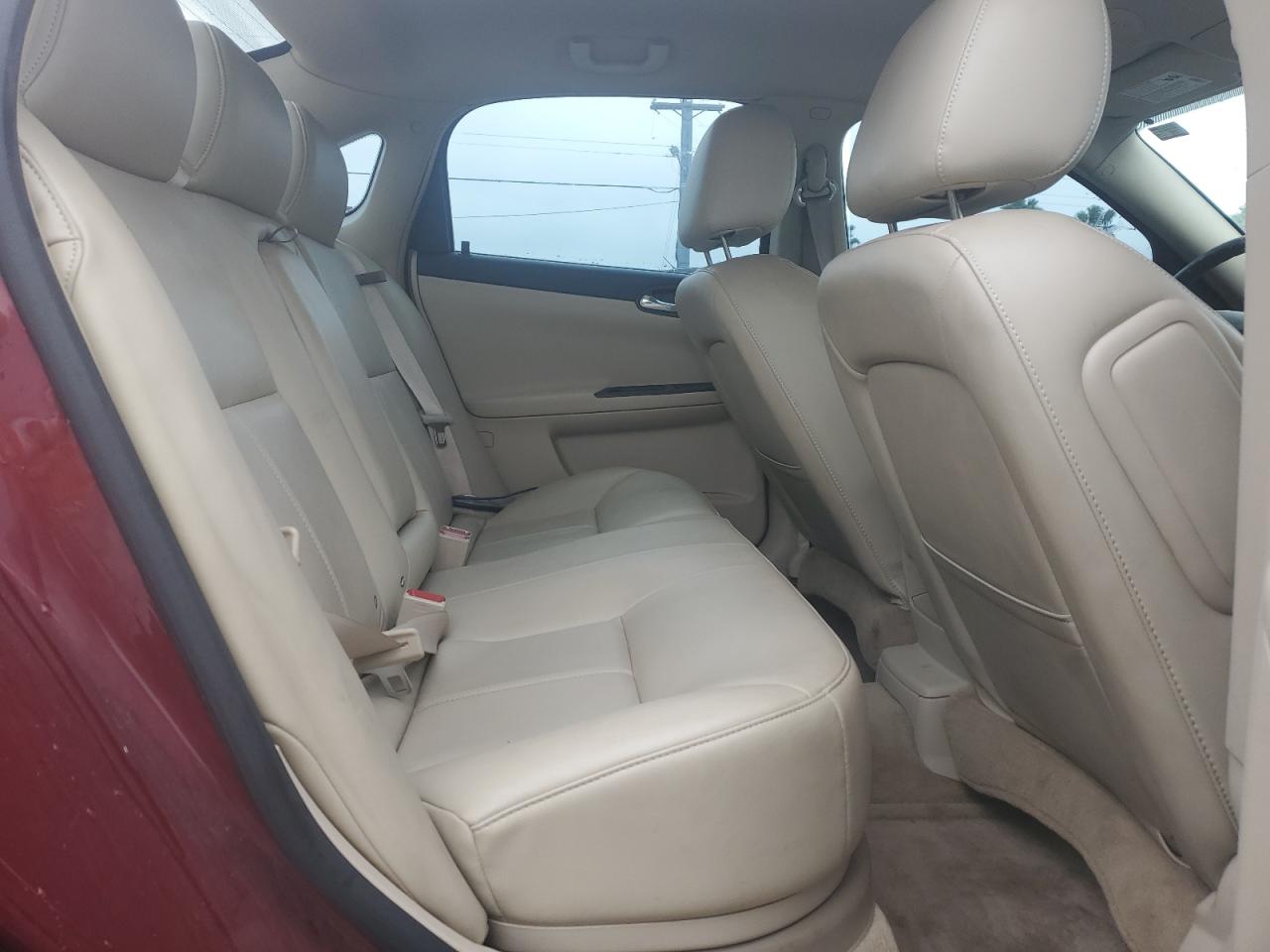 2011 Chevrolet Impala - Image 10