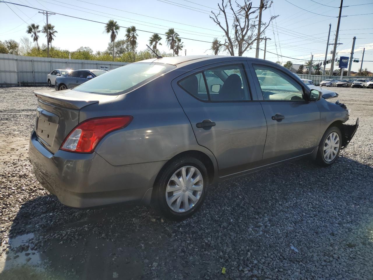 2017 Nissan Versa - Image 3