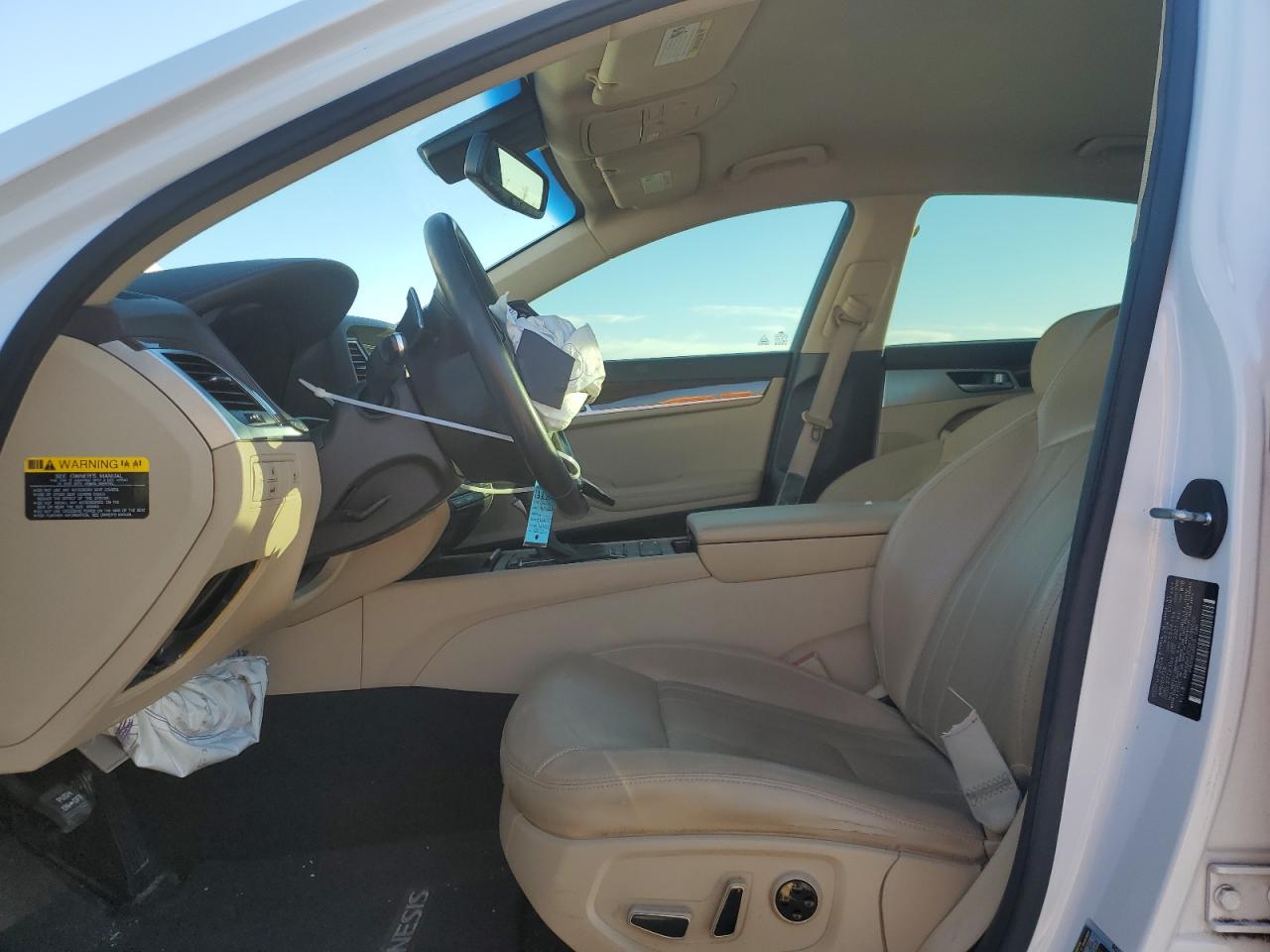 2015 Hyundai Genesis - Image 7