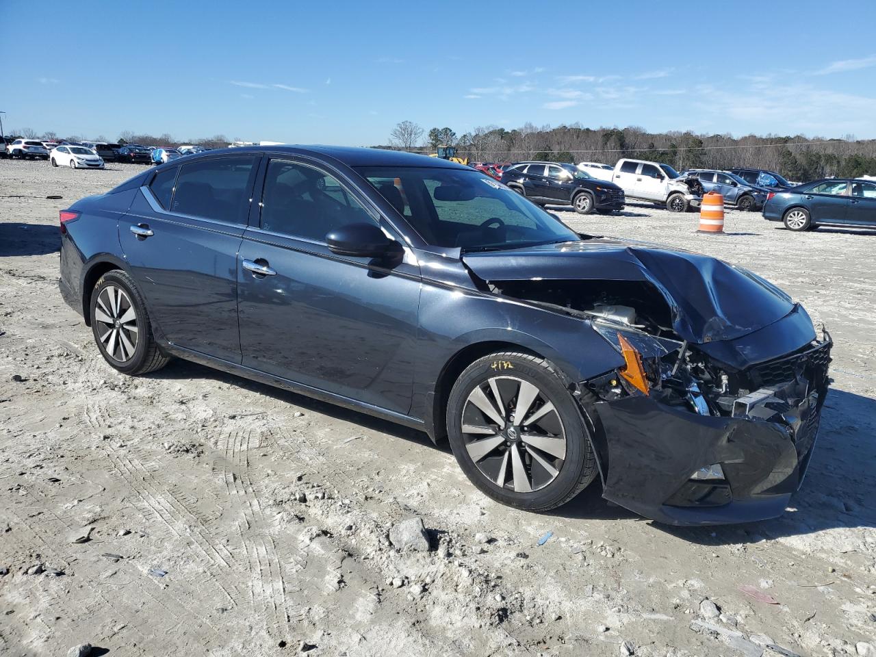 2019 Nissan Altima - Image 4