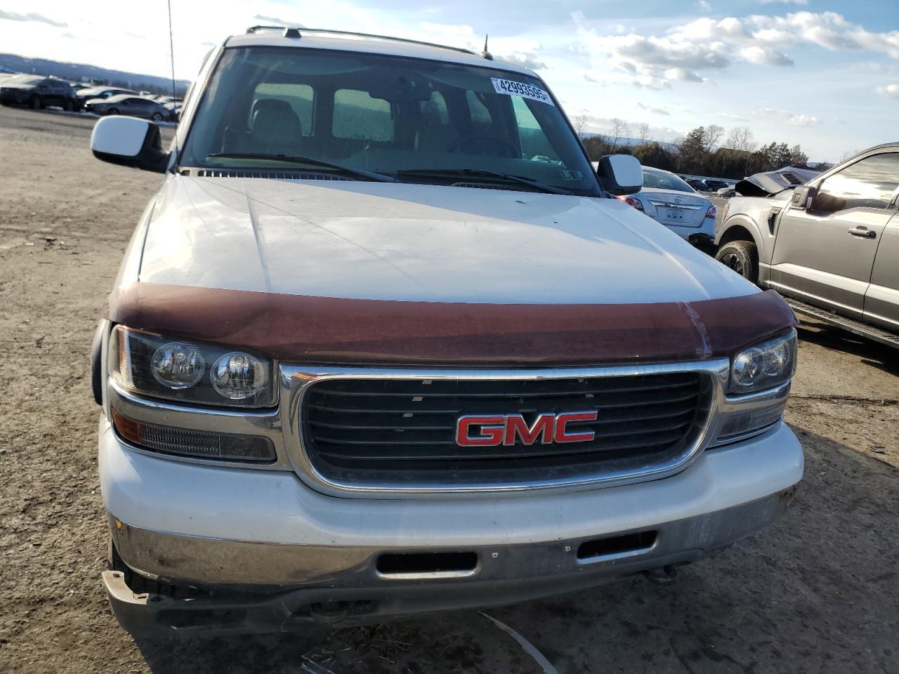 2004 GMC Yukon - Image 5