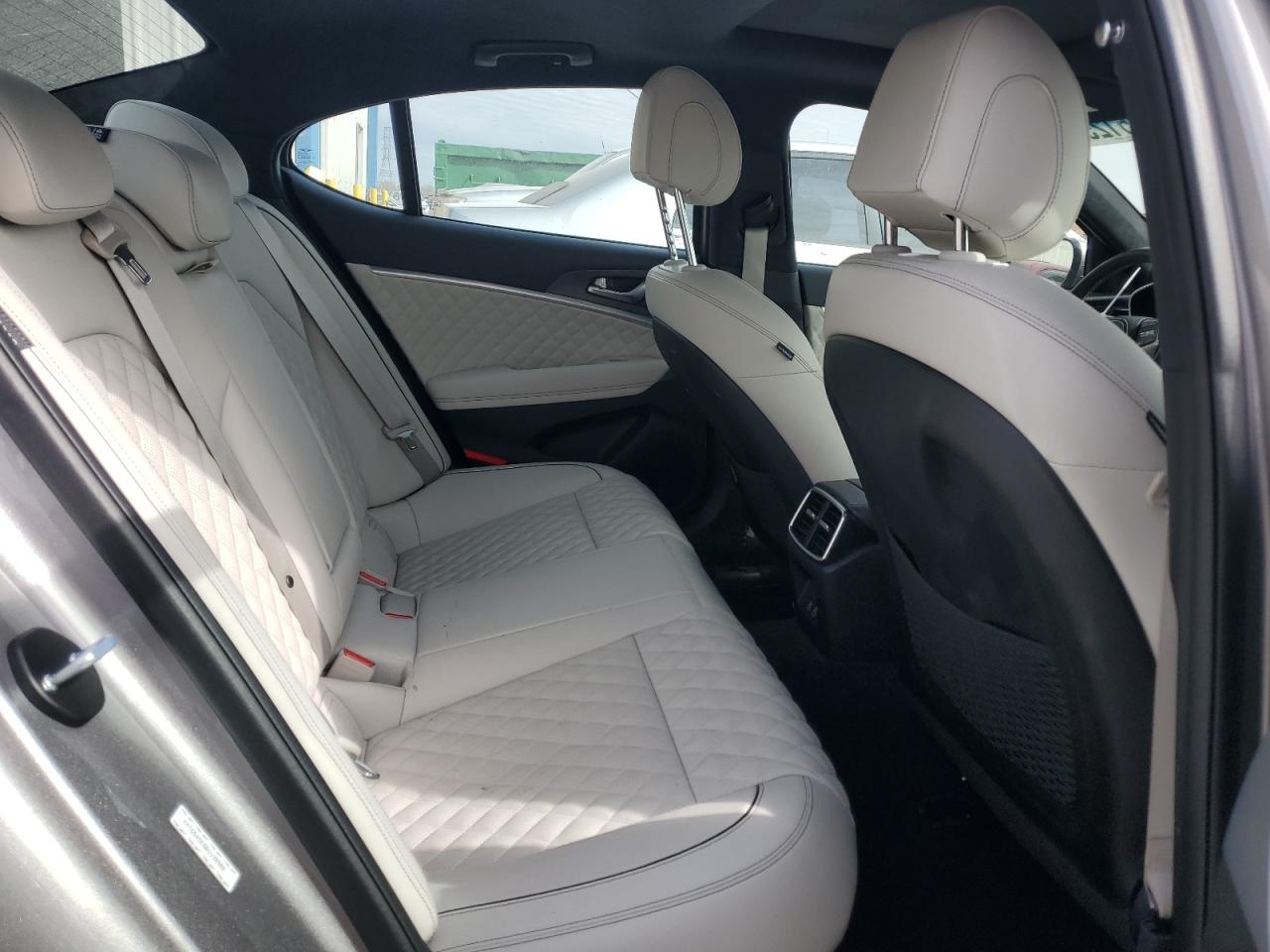 2024 Genesis G70 - Image 10