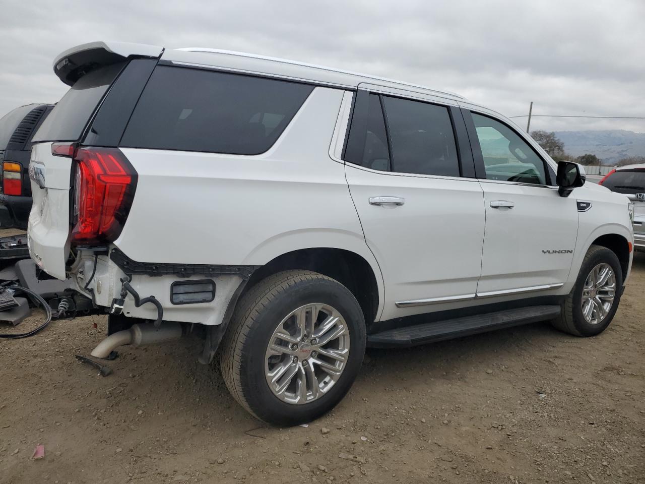 2021 GMC Yukon - Image 3
