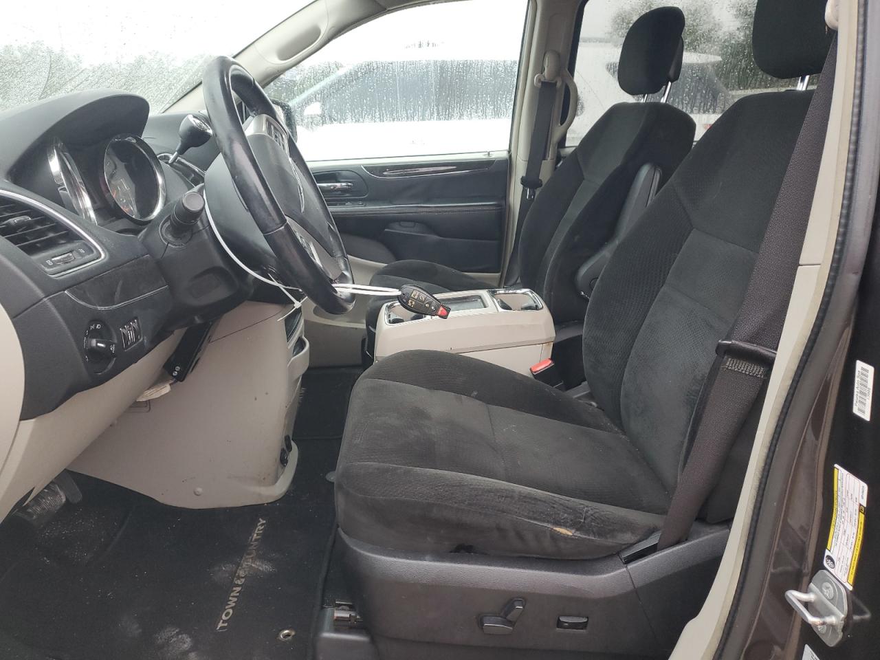 2020 Chrysler Town & Country - Image 7