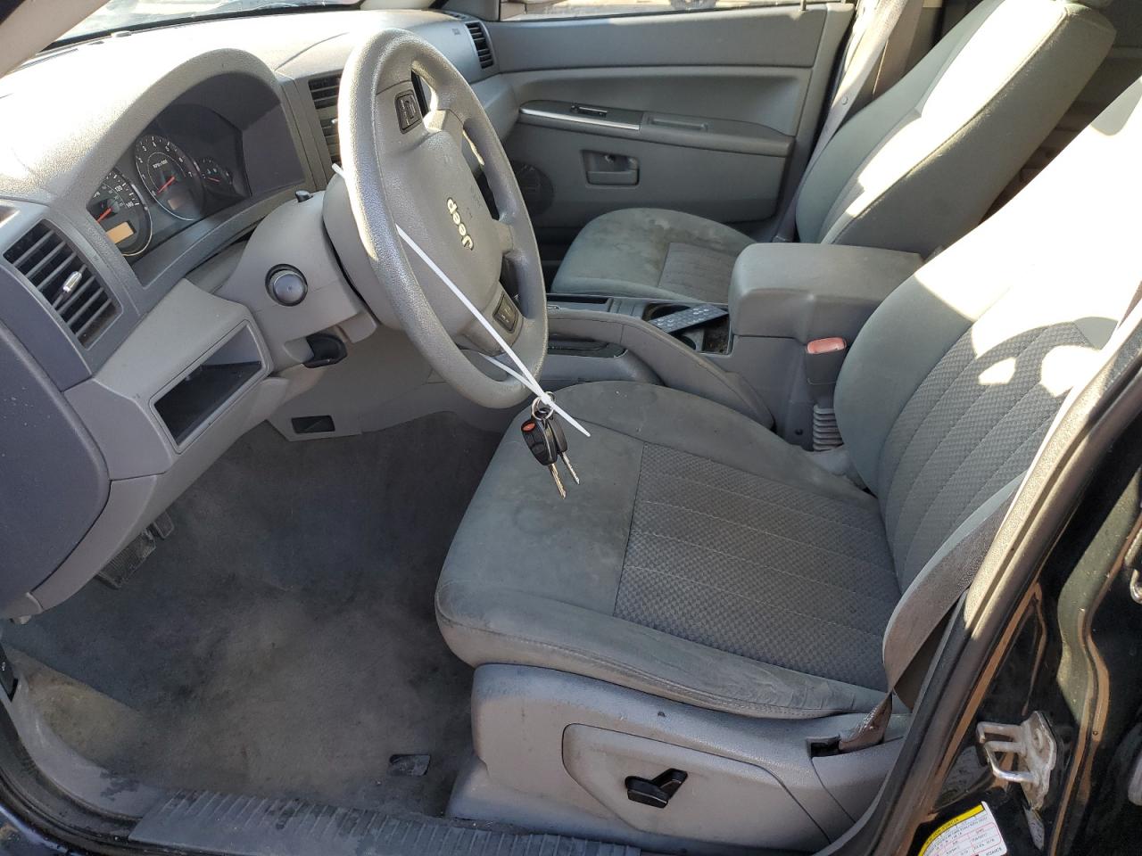 2006 Jeep Grand Cherokee - Image 7