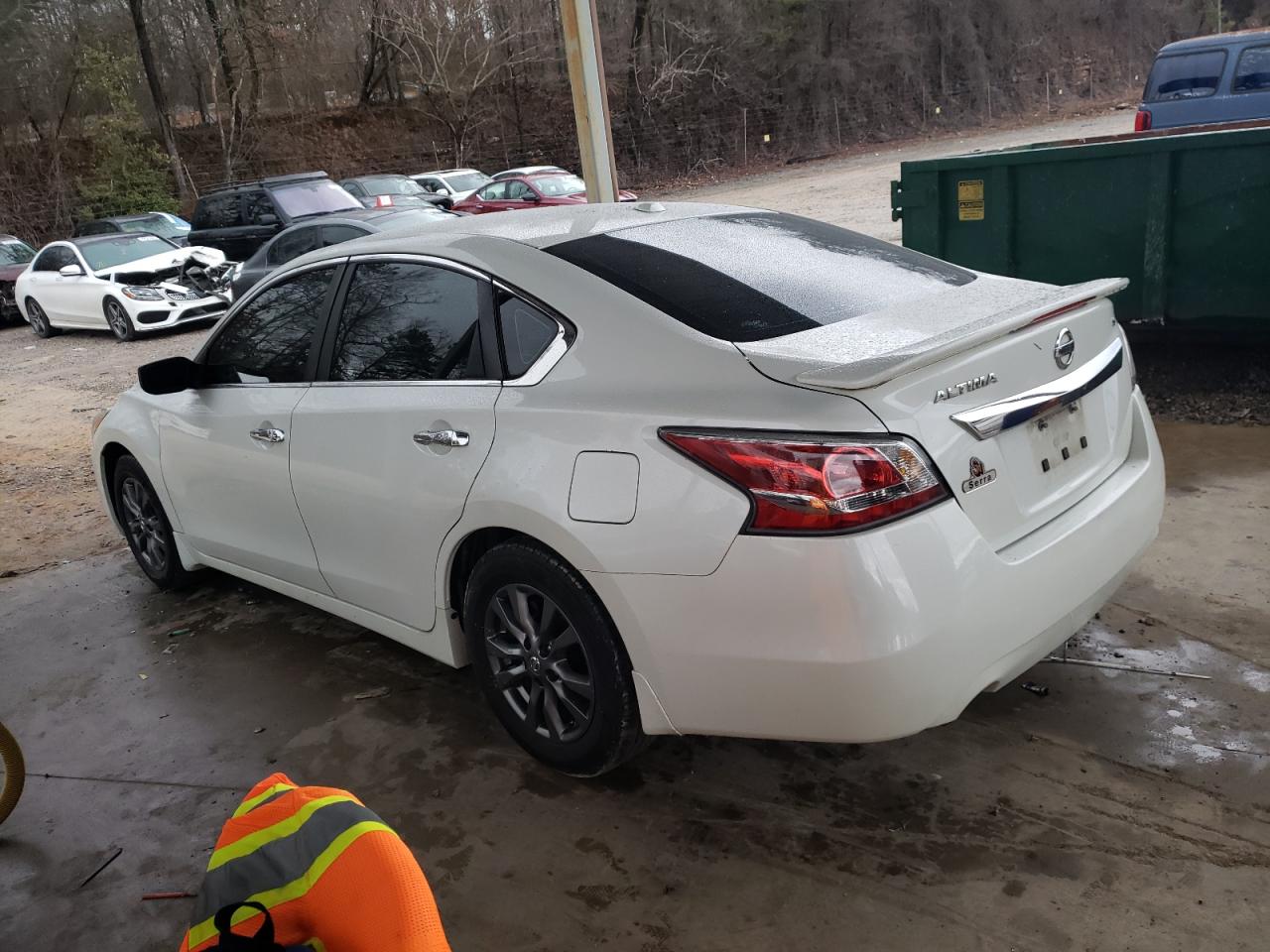 2015 Nissan Altima - Image 2