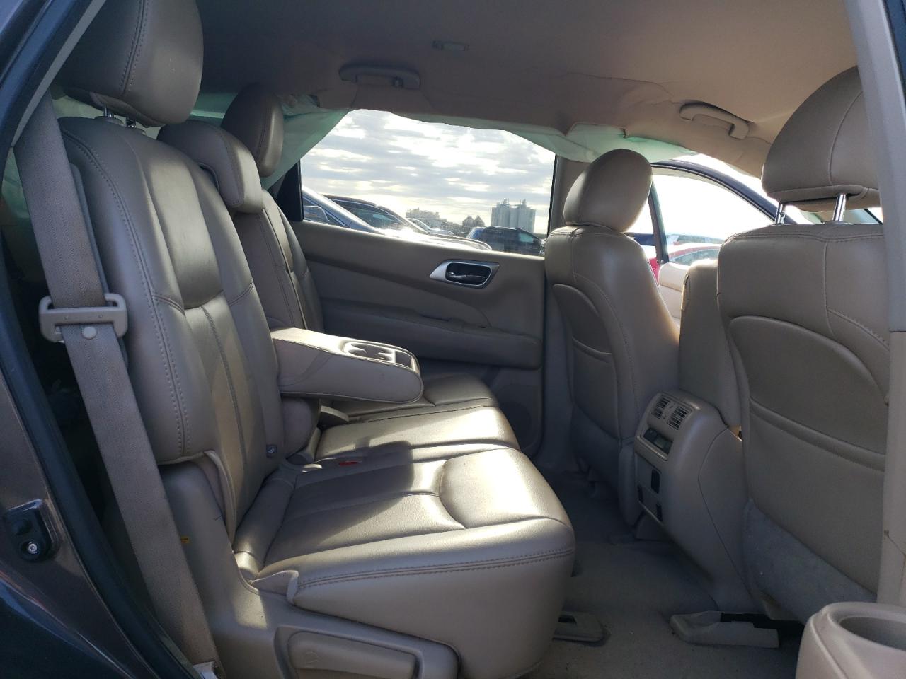 2015 Nissan Pathfinder - Image 12