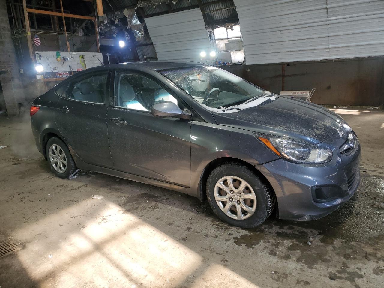 2013 Hyundai Accent - Image 4