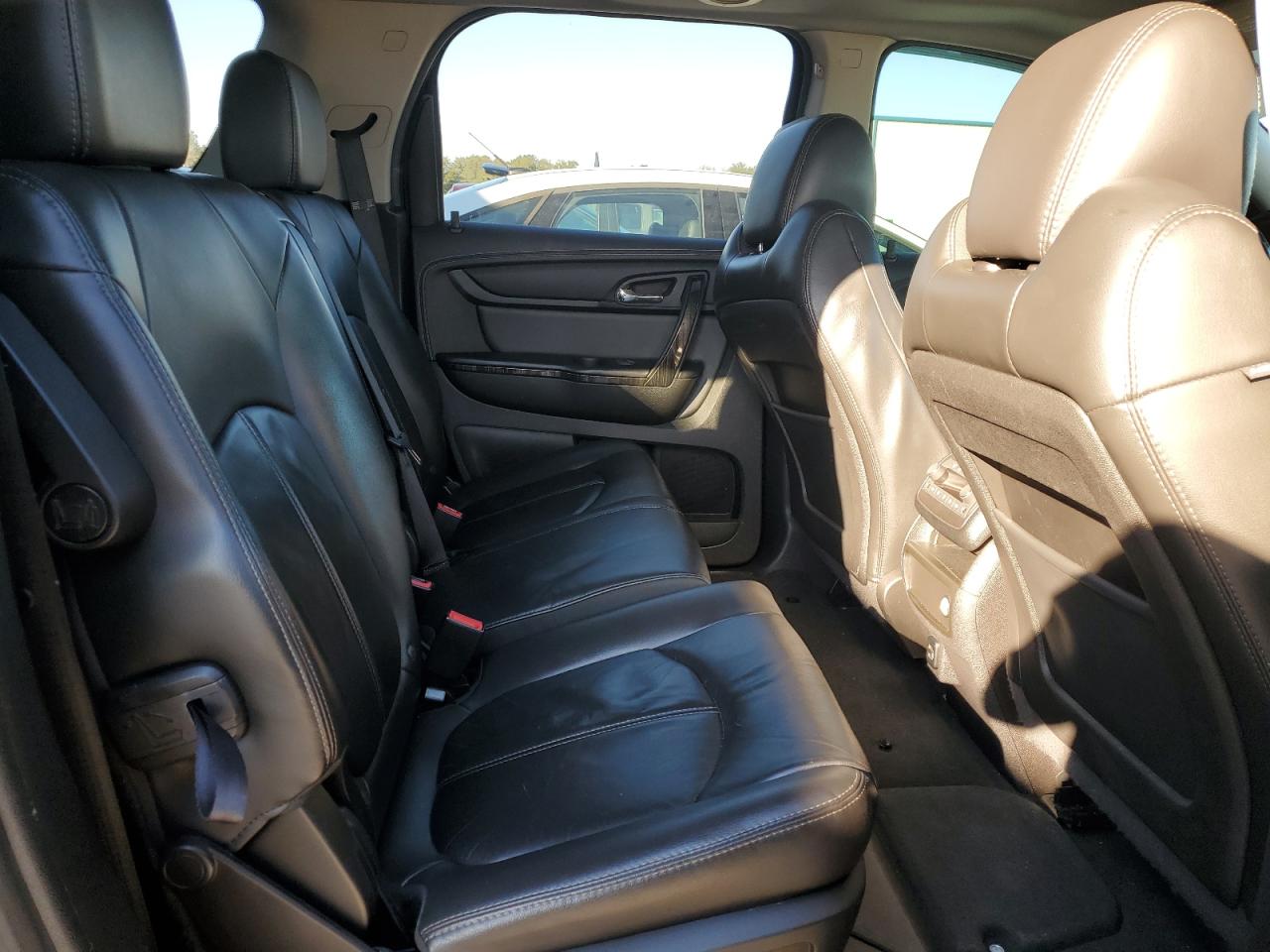 2016 GMC Acadia - Image 11