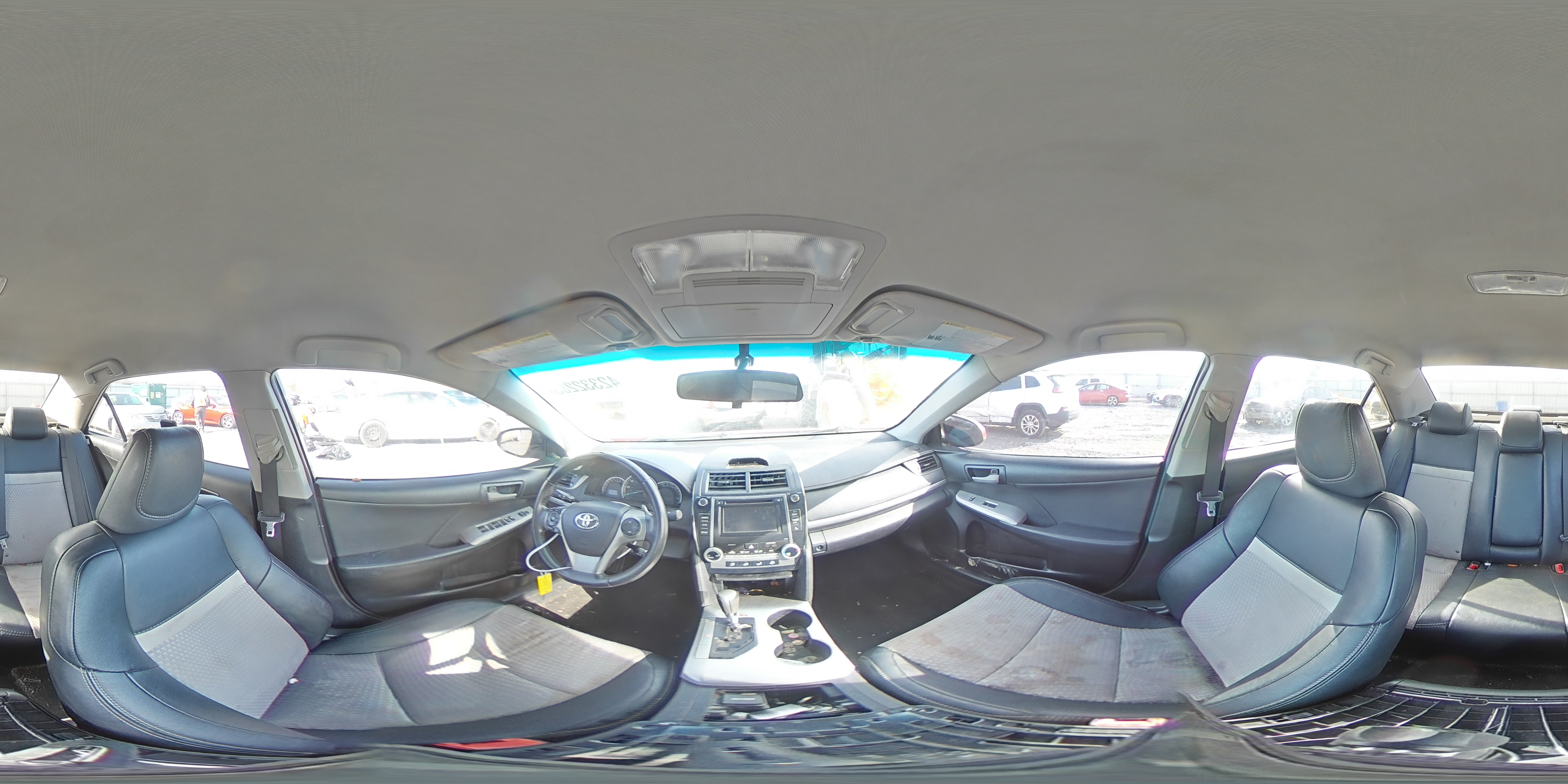 2014 Toyota Camry - Image 12
