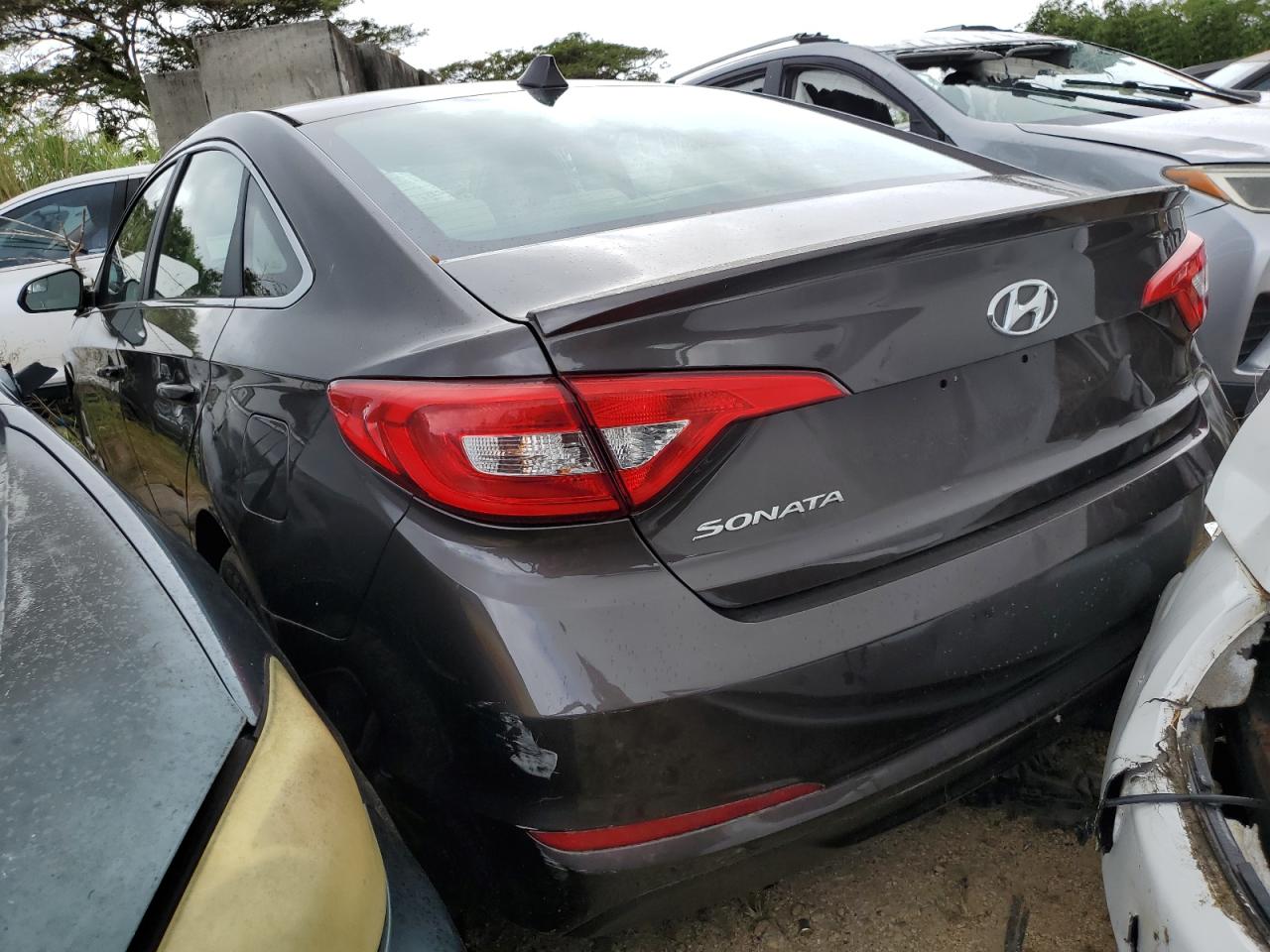 2015 Hyundai Sonata - Image 2