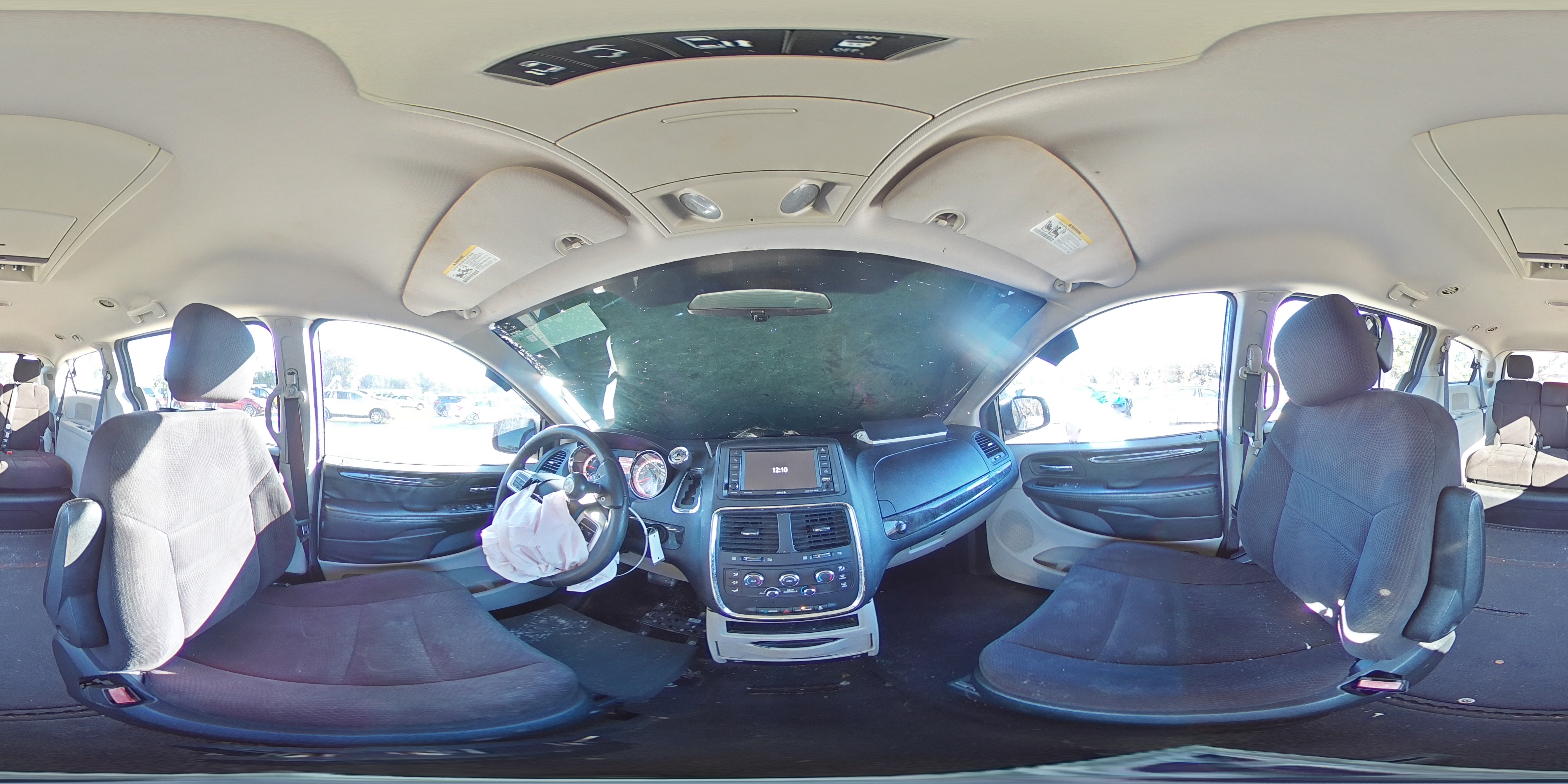 2015 Dodge Caravan - Image 13