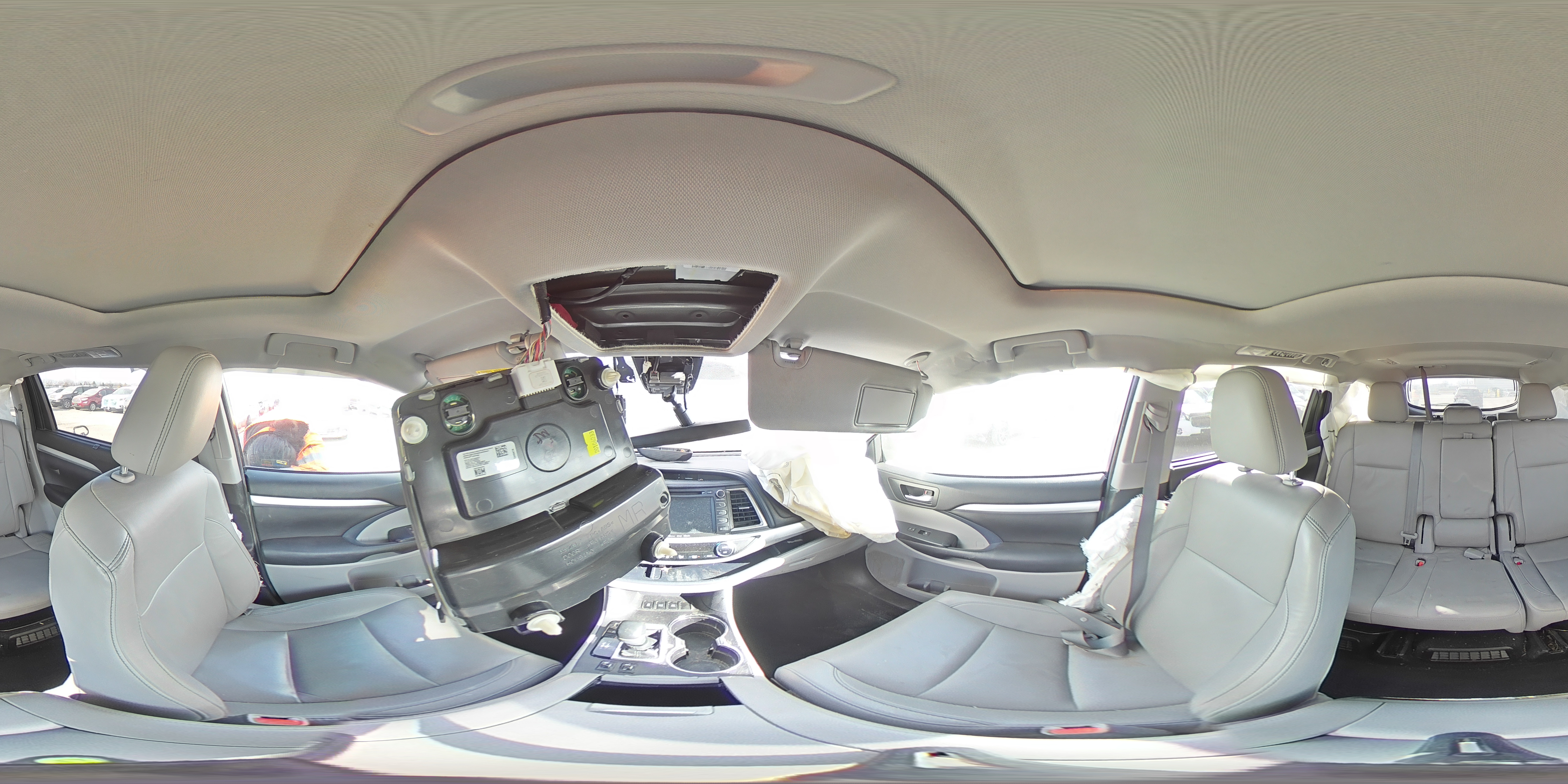 2017 Toyota Highlander - Image 13