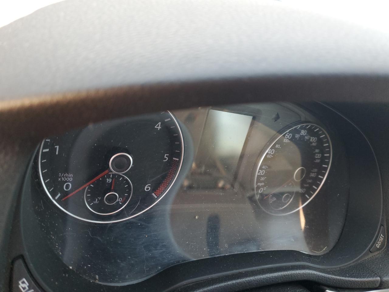 2015 Volkswagen Passat - Image 9