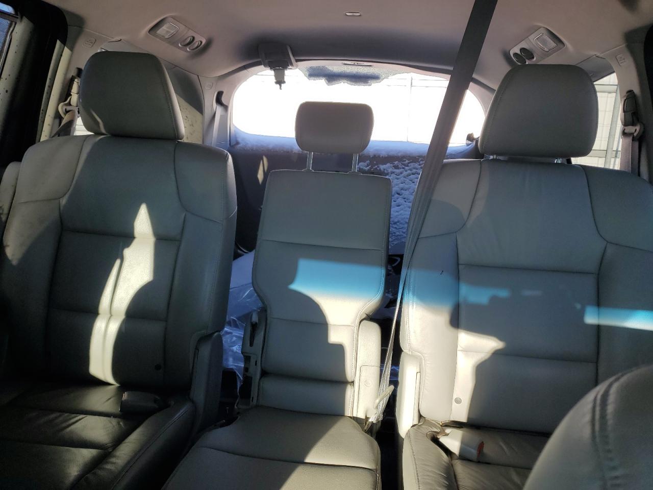 2011 Honda Odyssey - Image 10