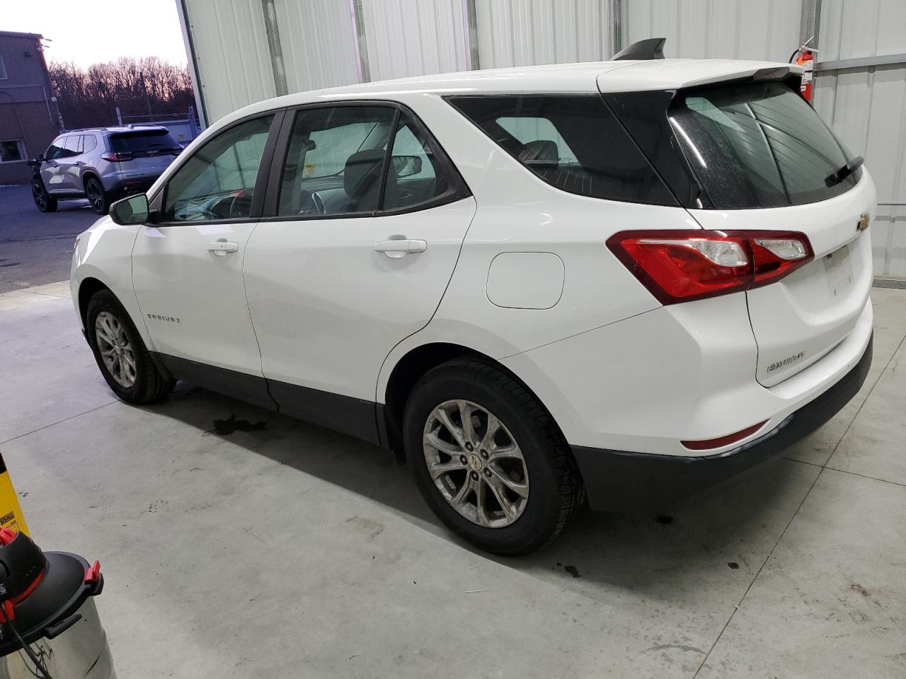 2020 Chevrolet Equinox - Image 2