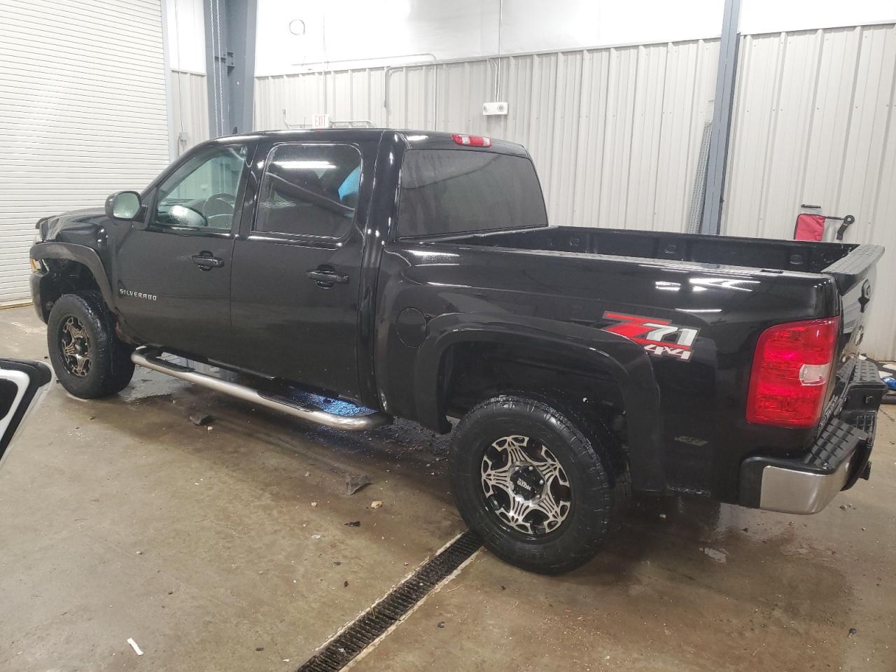 2011 Chevrolet Silverado - Image 2