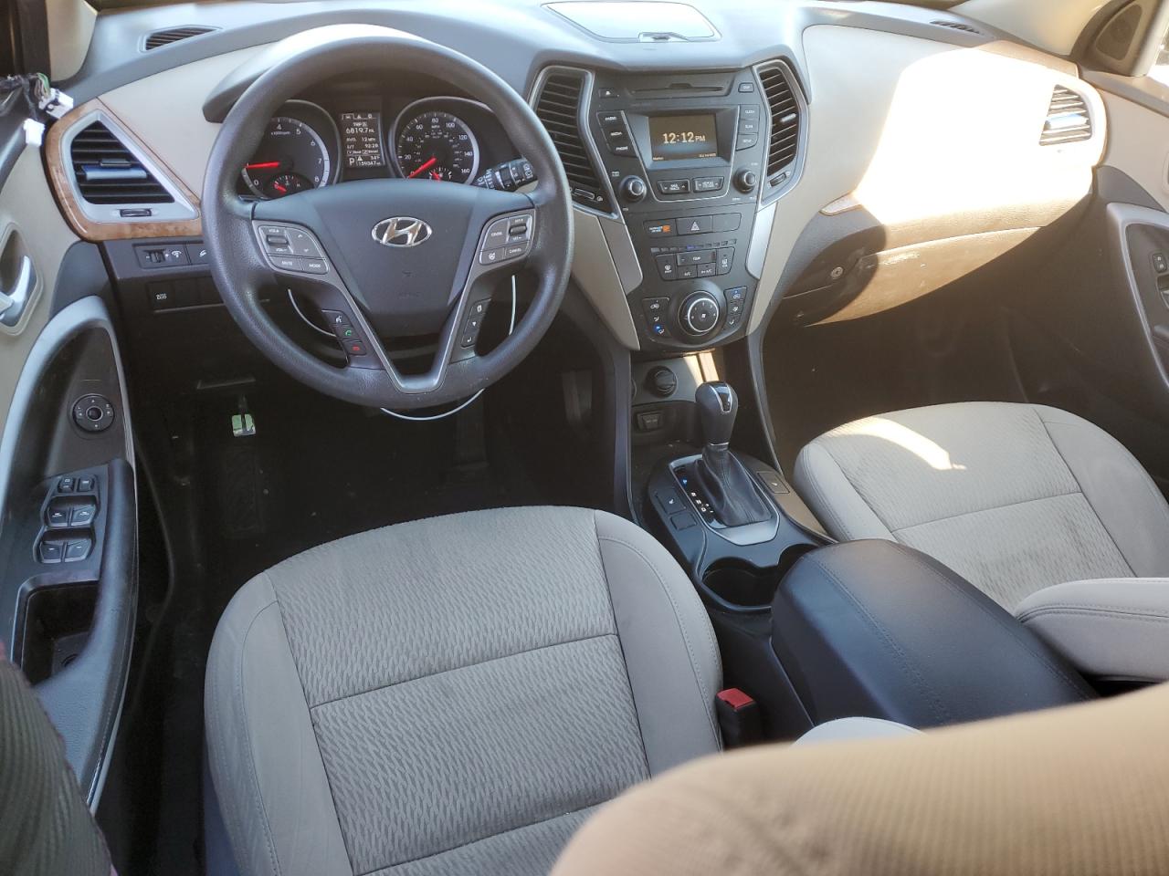 2015 Hyundai Santa Fe - Image 8