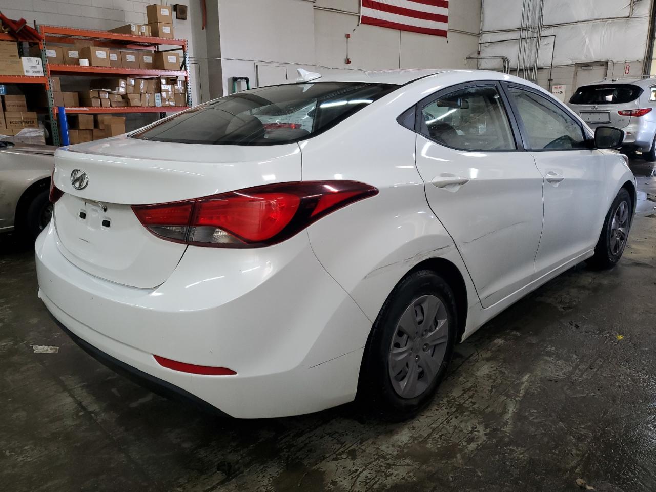 2016 Hyundai Elantra - Image 3