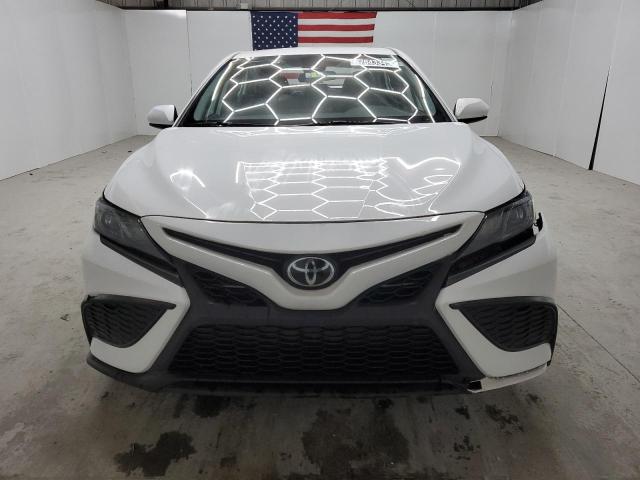  TOYOTA CAMRY 2021 Белы