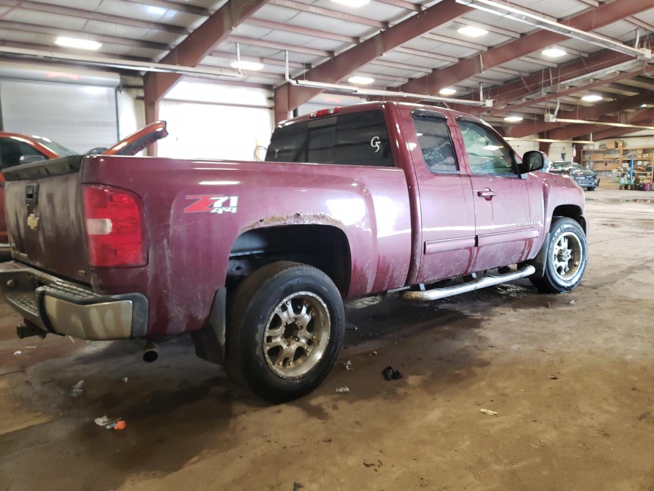 2009 Chevrolet Silverado - Image 3