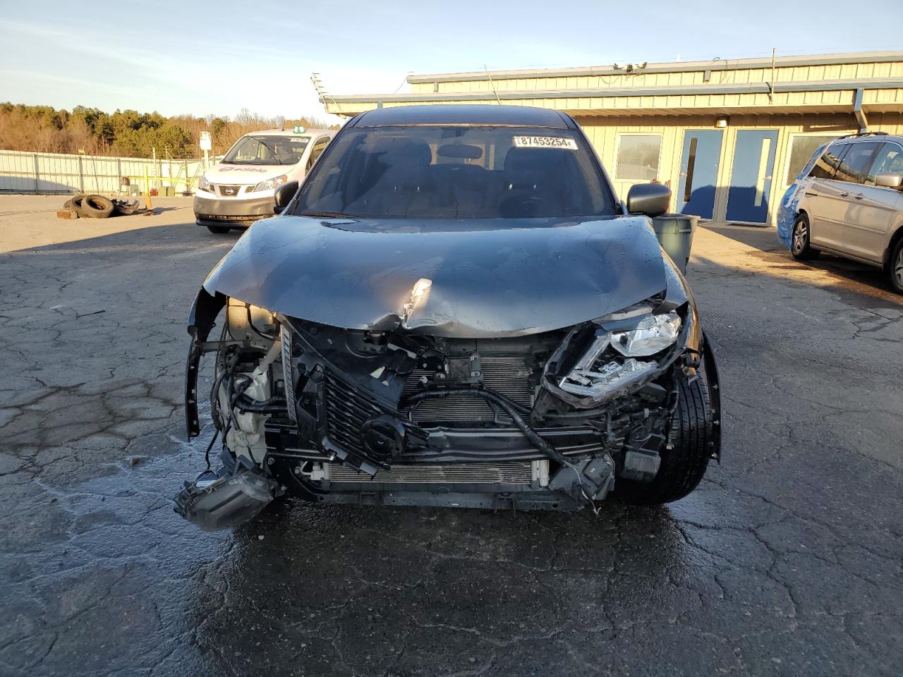 2017 Nissan Rogue - Image 5