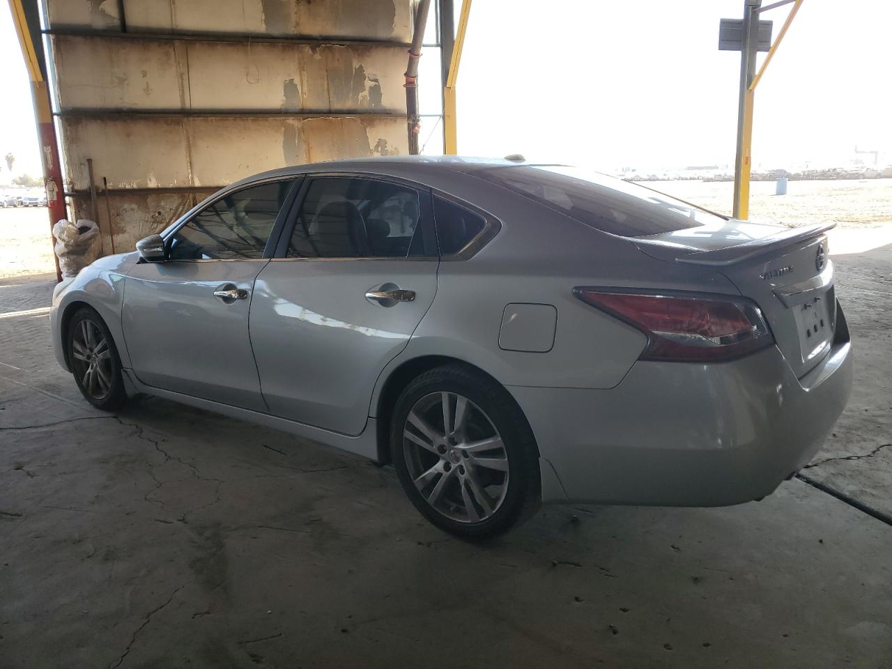 2014 Nissan Altima - Image 2