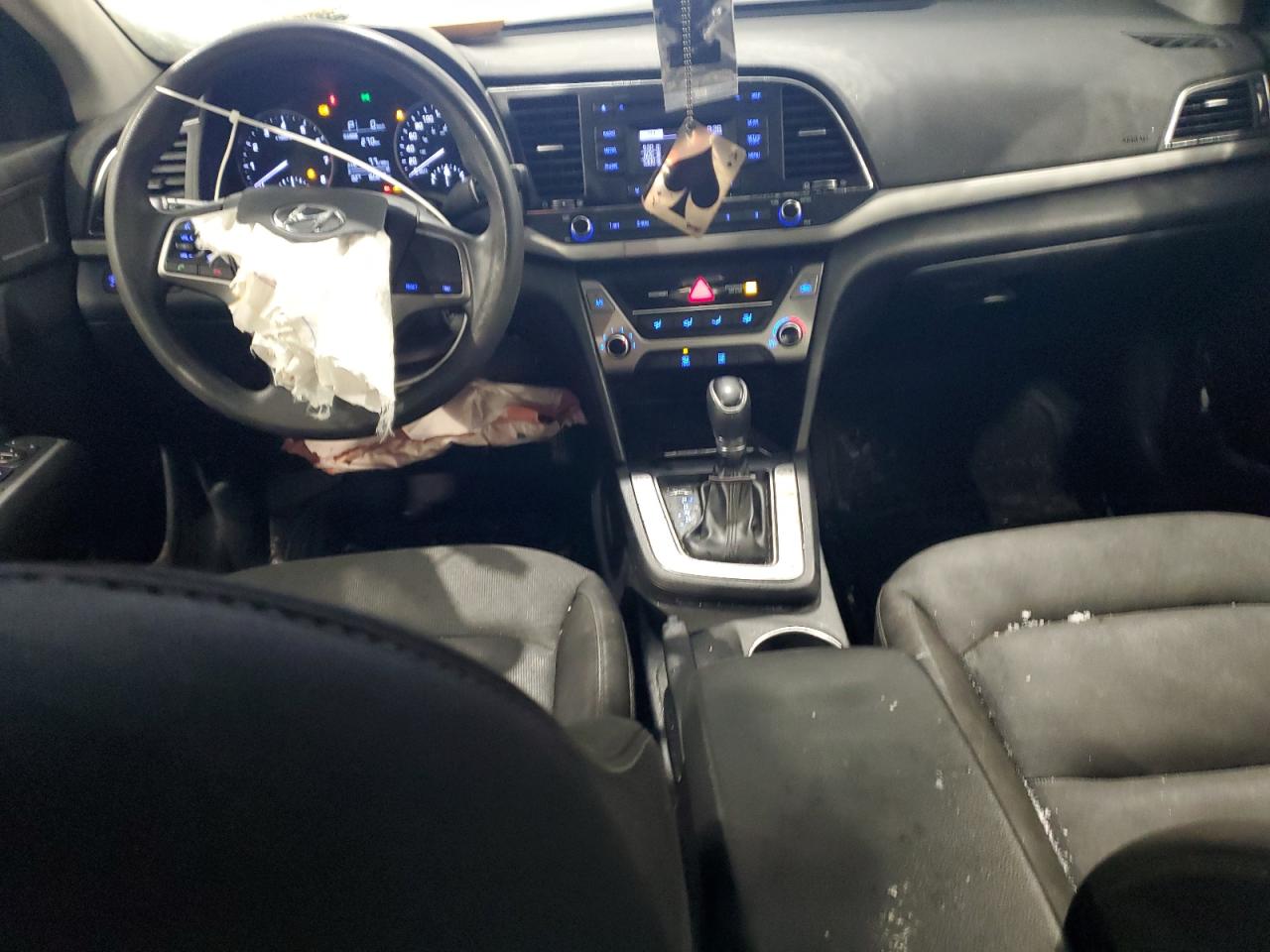 2017 Hyundai Elantra - Image 8