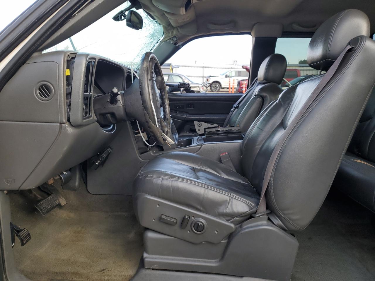 2006 Chevrolet Silverado - Image 7