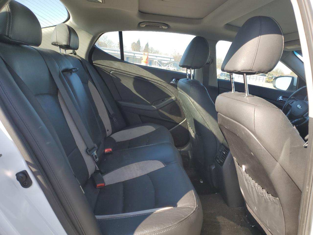 2013 Kia Optima - Image 10