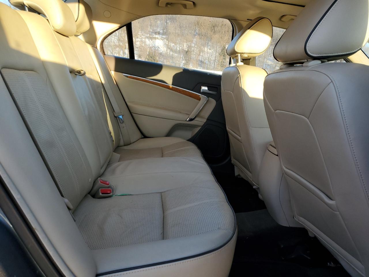 2011 Lincoln MKZ - Image 10
