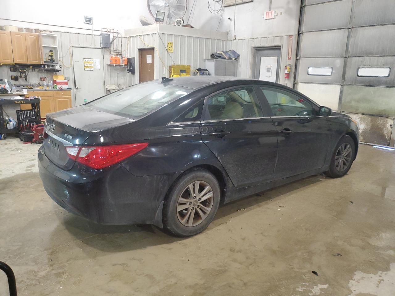 2013 Hyundai Sonata - Image 3