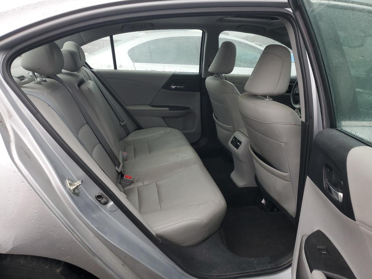2016 Honda Accord - Image 11