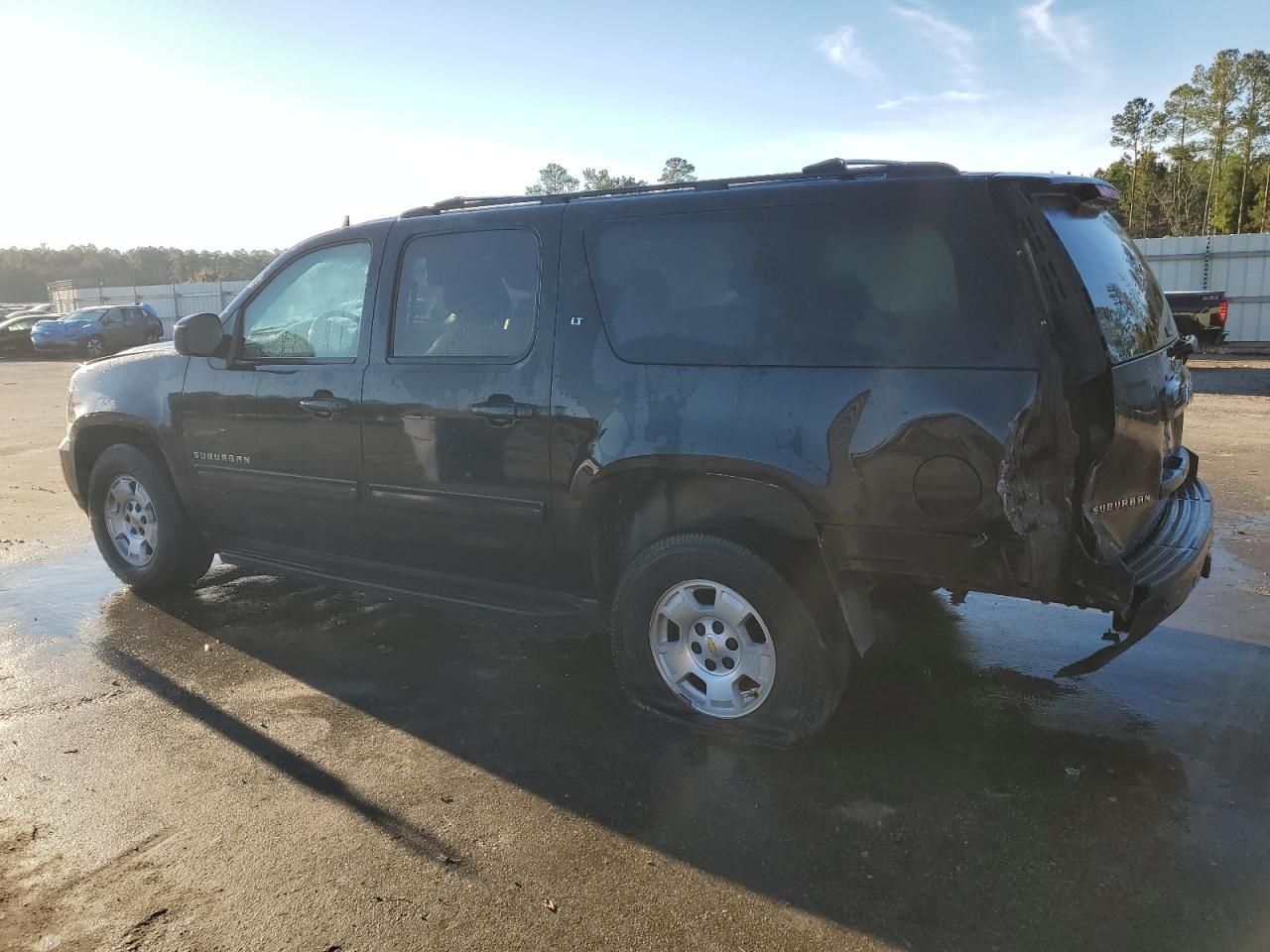 2010 Chevrolet Suburban - Image 2